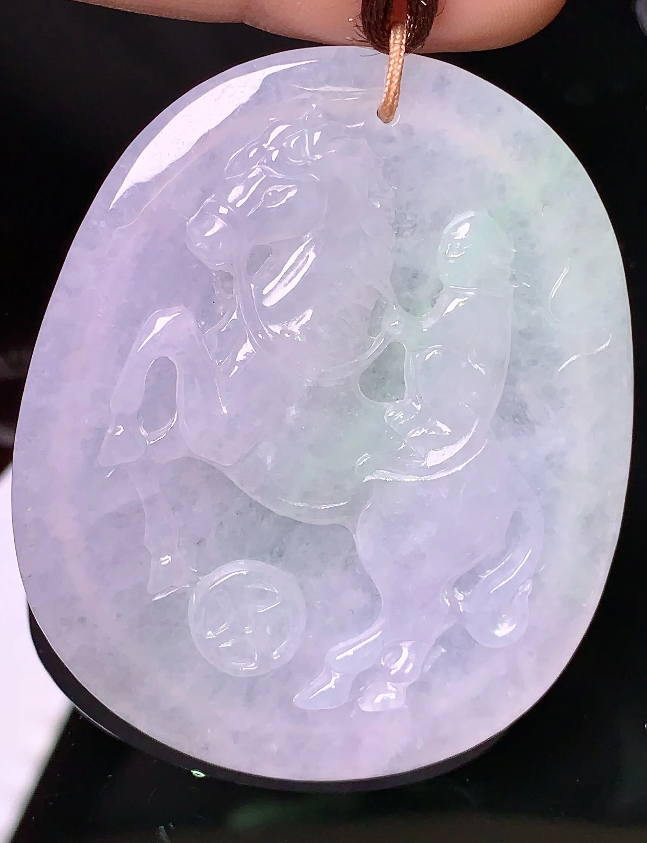 冰种生肖马牌吊坠 玉质细腻 色泽艳丽  整体尺寸53.5*44.3*5.3