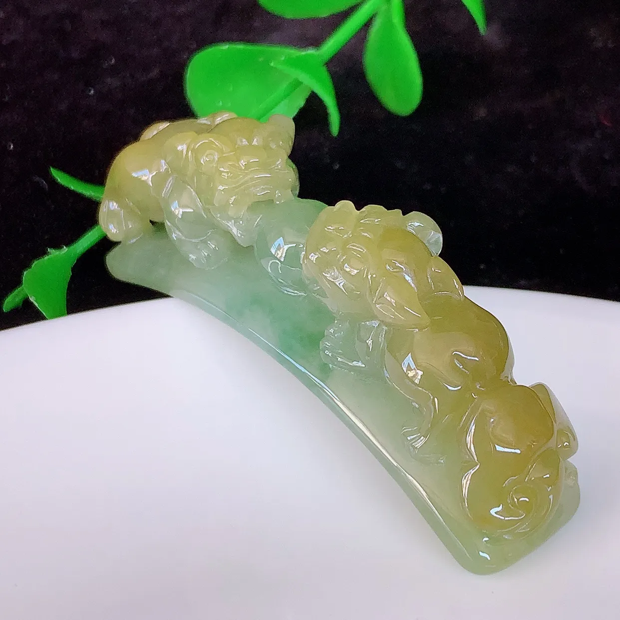 自然光实拍，冰润黄翡招财貔貅手环，民间有“一摸貔貅运程旺盛，再摸貔貅财运滚滚，三摸貔貅平步青云 ”的美好祝愿。#81.18