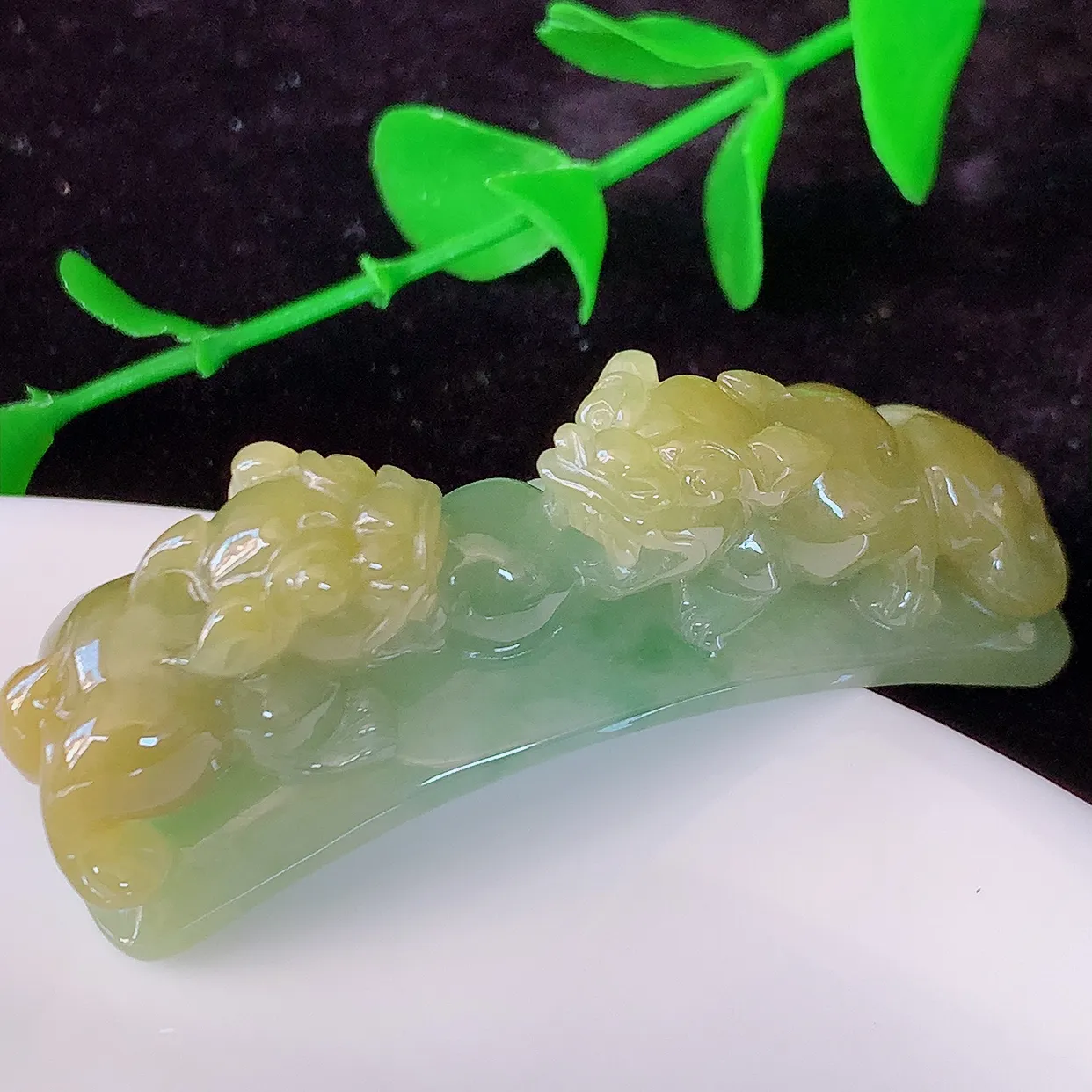 自然光实拍，冰润黄翡招财貔貅手环，民间有“一摸貔貅运程旺盛，再摸貔貅财运滚滚，三摸貔貅平步青云 ”的美好祝愿。#81.18