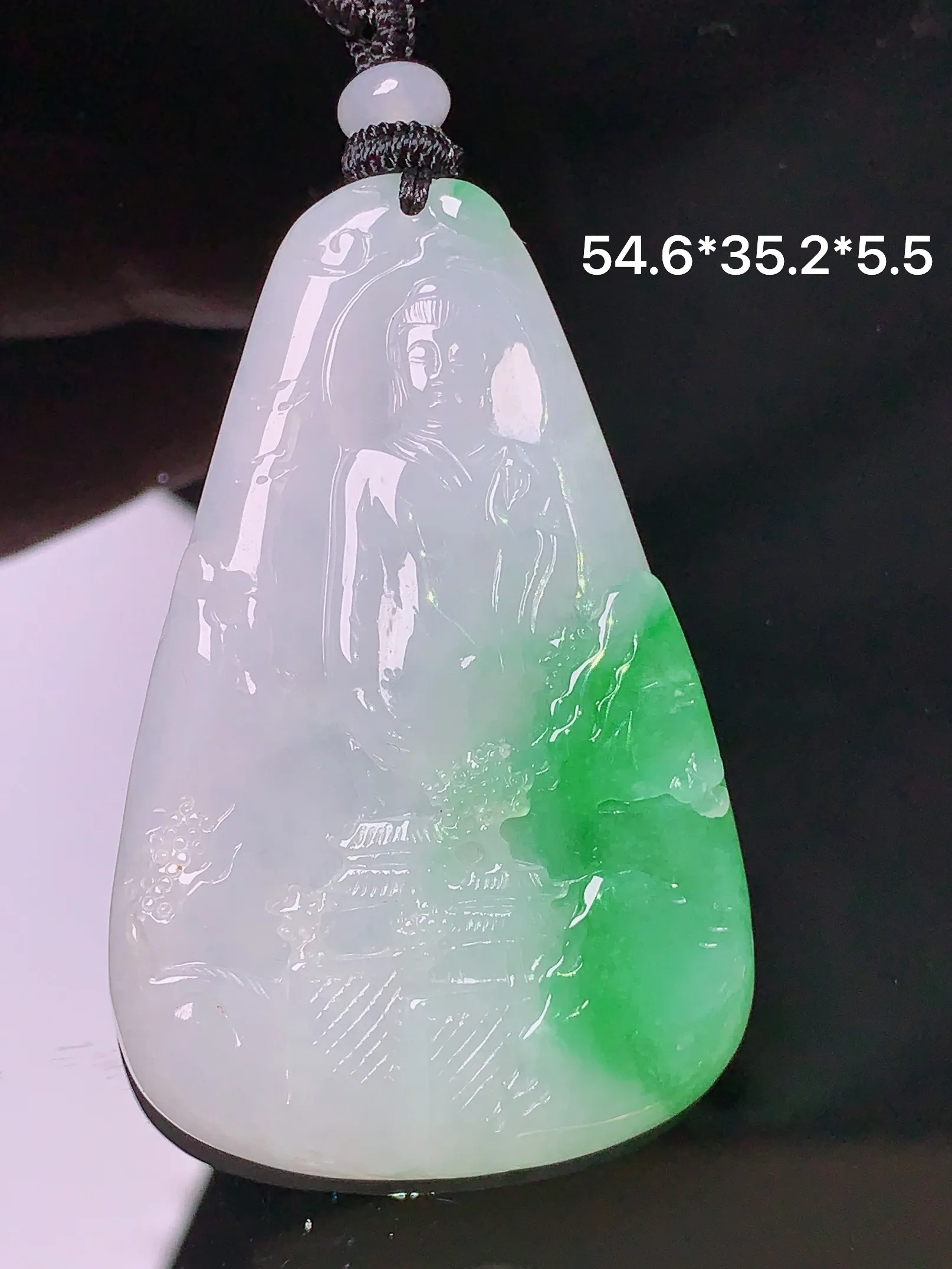 飘绿观音吊坠 玉质细腻 色泽艳丽  整体尺寸54.6*35.2*5.5