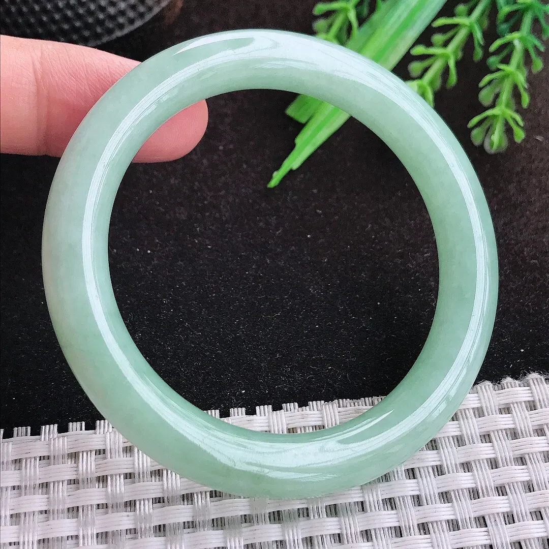 自然光52/8.9/9老坑秀气冰润冰晴绿圆条手镯宽边翡翠玉镯美人镯