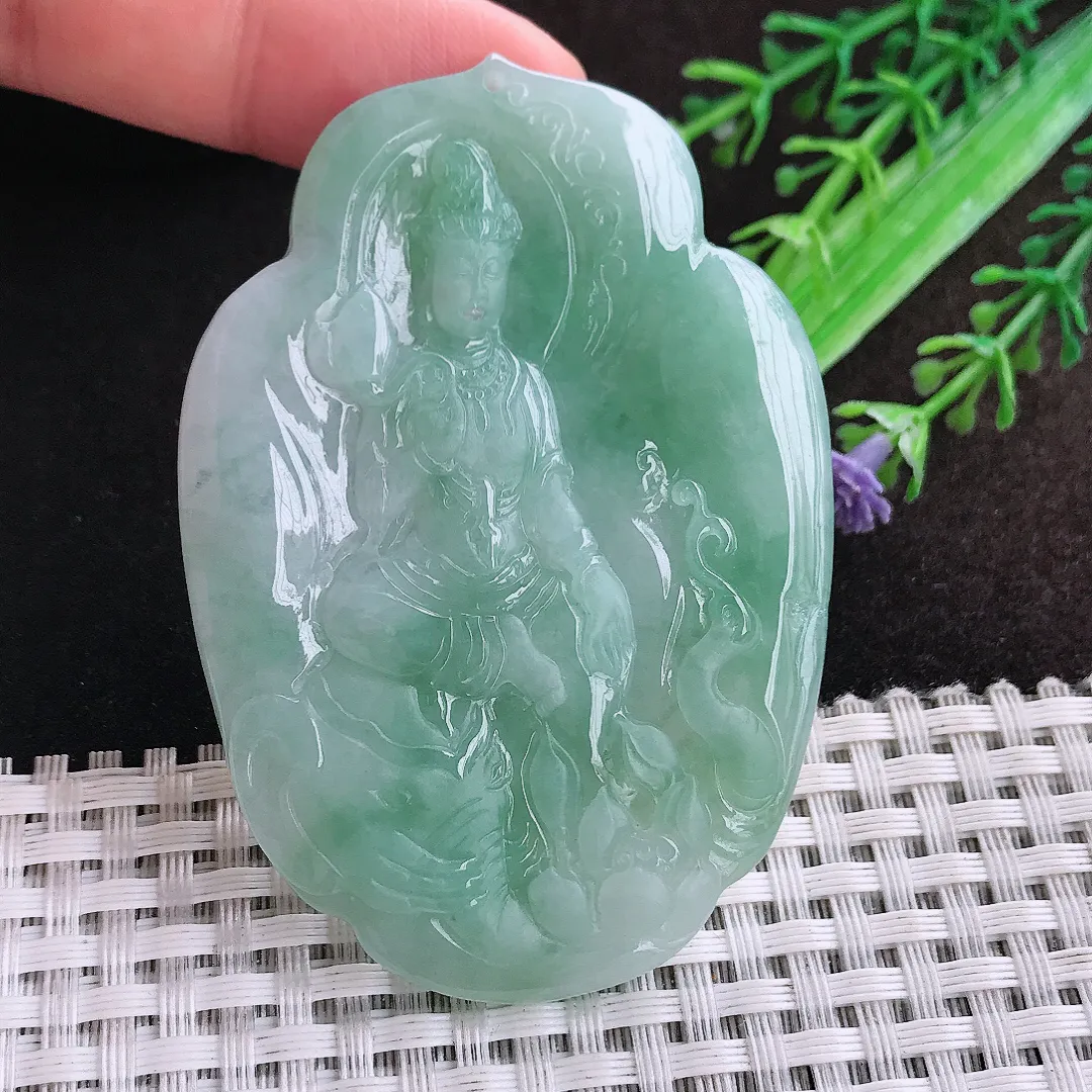 自然光68.8/47.6/6老坑冰润飘绿普贤菩萨吊坠天然翡翠玉坠挂件