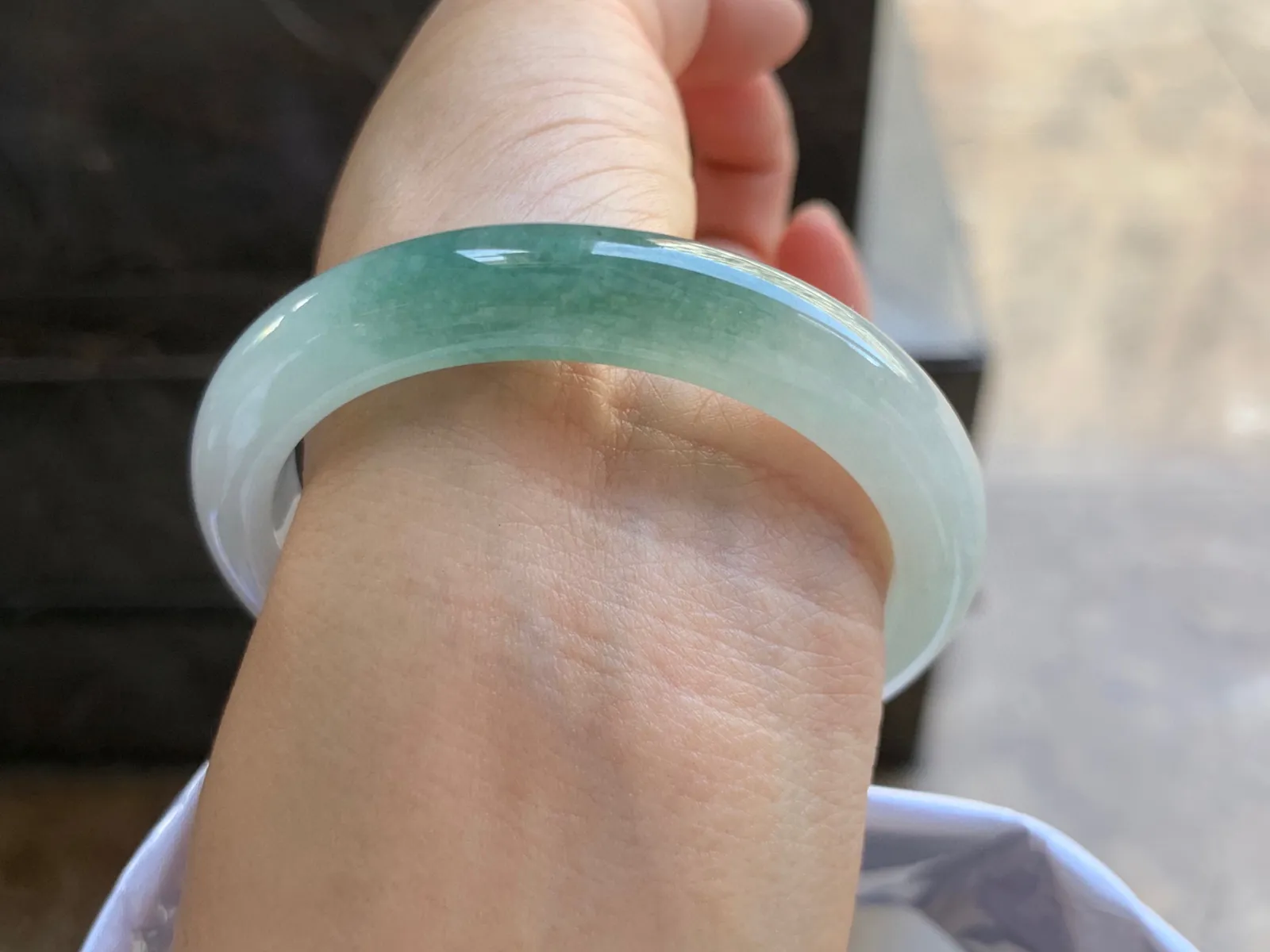 53.5-10-8mm
白底蓝水手镯 底子细腻 干净