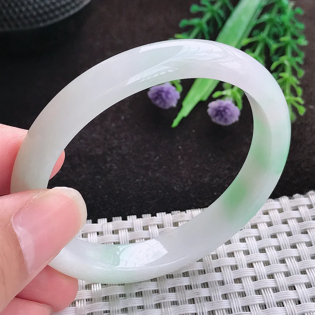 自然光54/47.5/10.7/7老坑秀气冰润贵妃手镯宽边翡翠玉镯美人镯