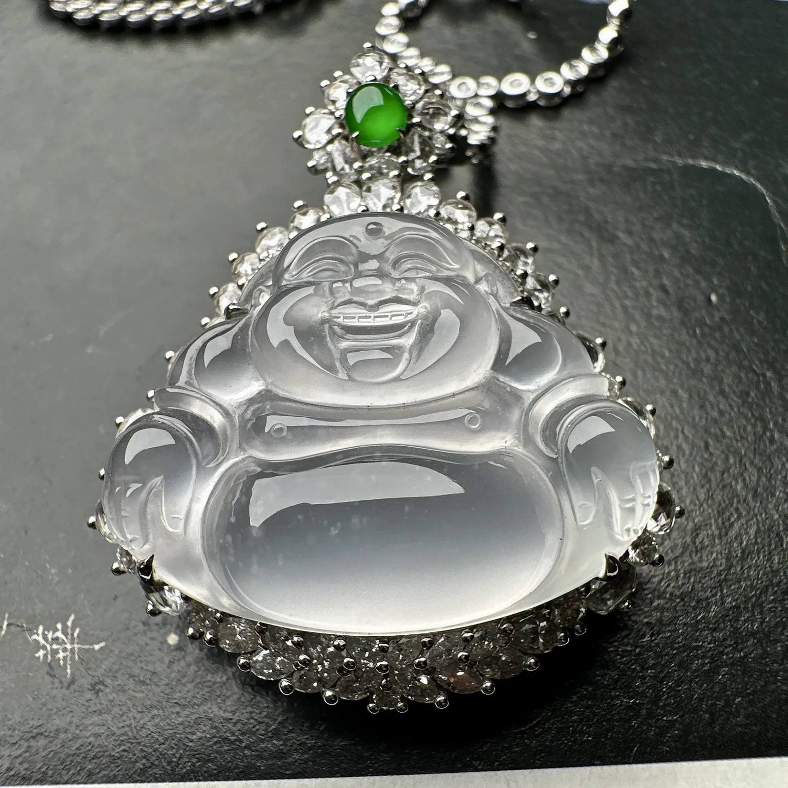 【玻璃种佛公吊坠】精品，起钢光，种地上乘，冰感十足，通透起光，饱满圆润，18k金钻镶嵌，裸石尺寸23