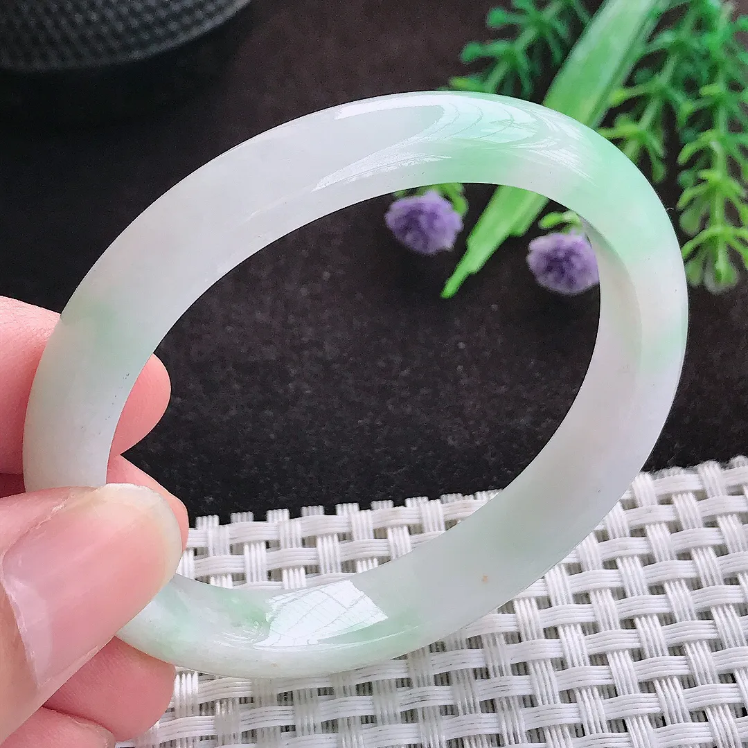 自然光54/47.5/10.7/7老坑秀气冰润贵妃手镯宽边翡翠玉镯美人镯