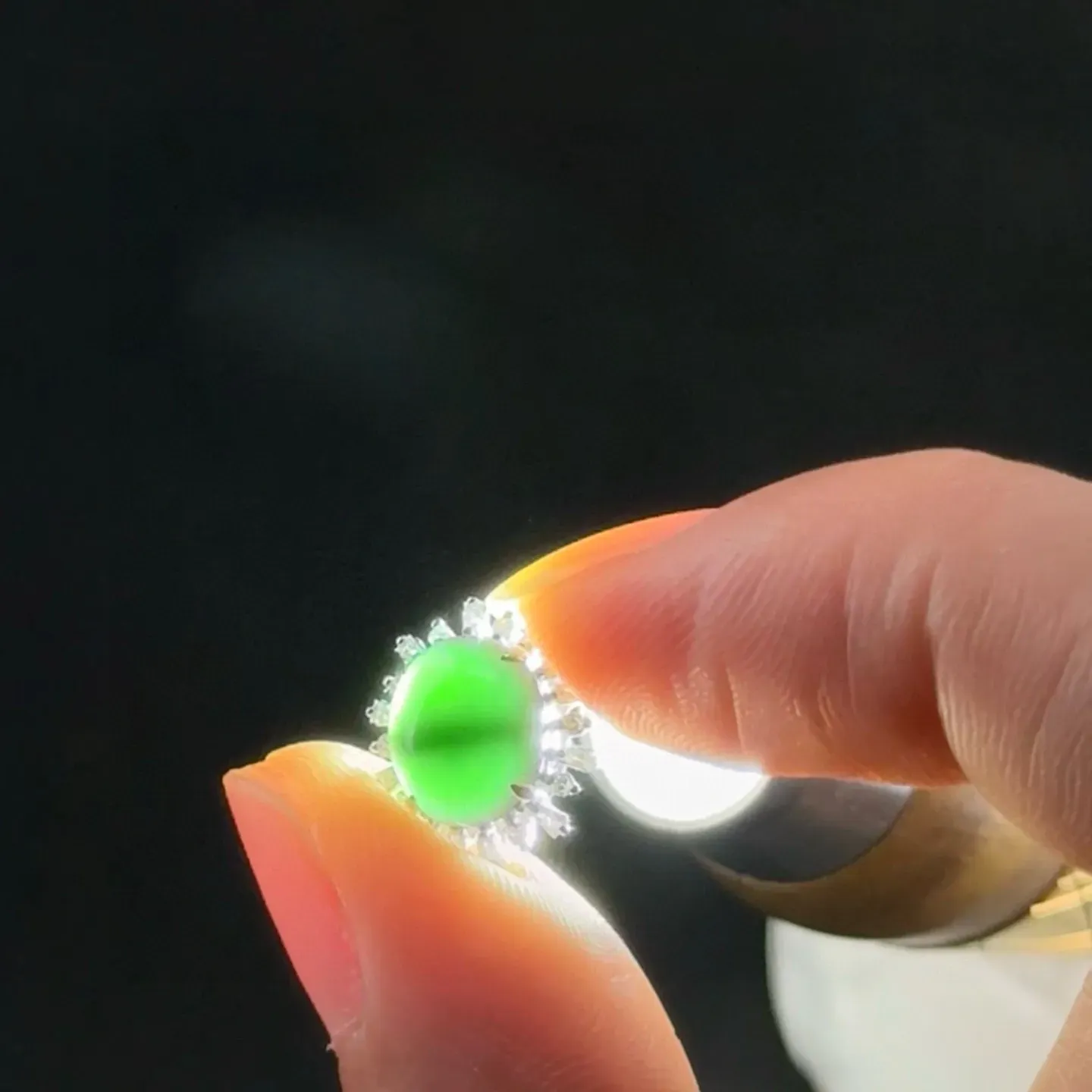 精品满钻豪镶墨翠蛋面耳钉 种好色正 黑度极好 打灯通透 油性十足 尺寸12.5