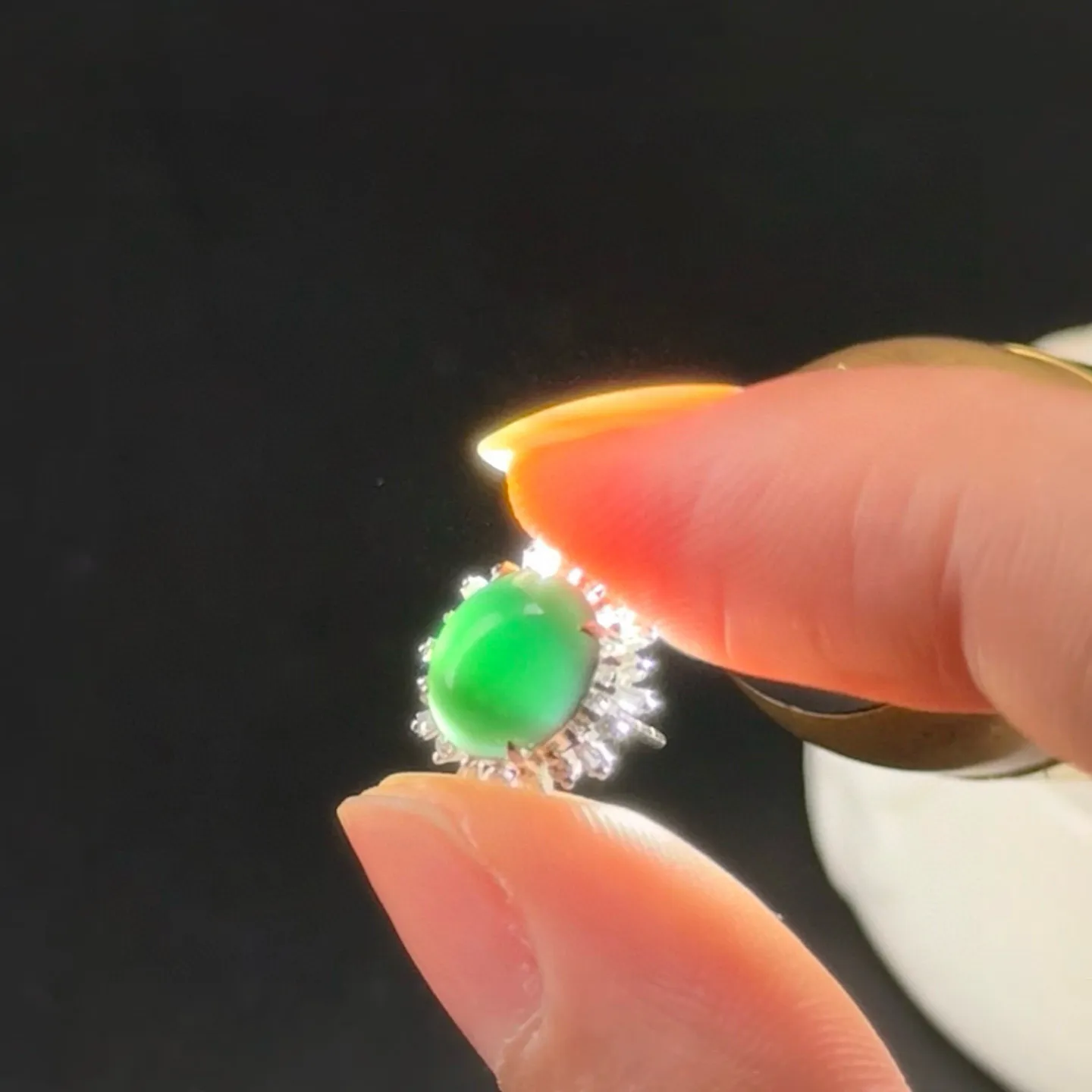 精品满钻豪镶墨翠蛋面耳钉 种好色正 黑度极好 打灯通透 油性十足 尺寸12.5