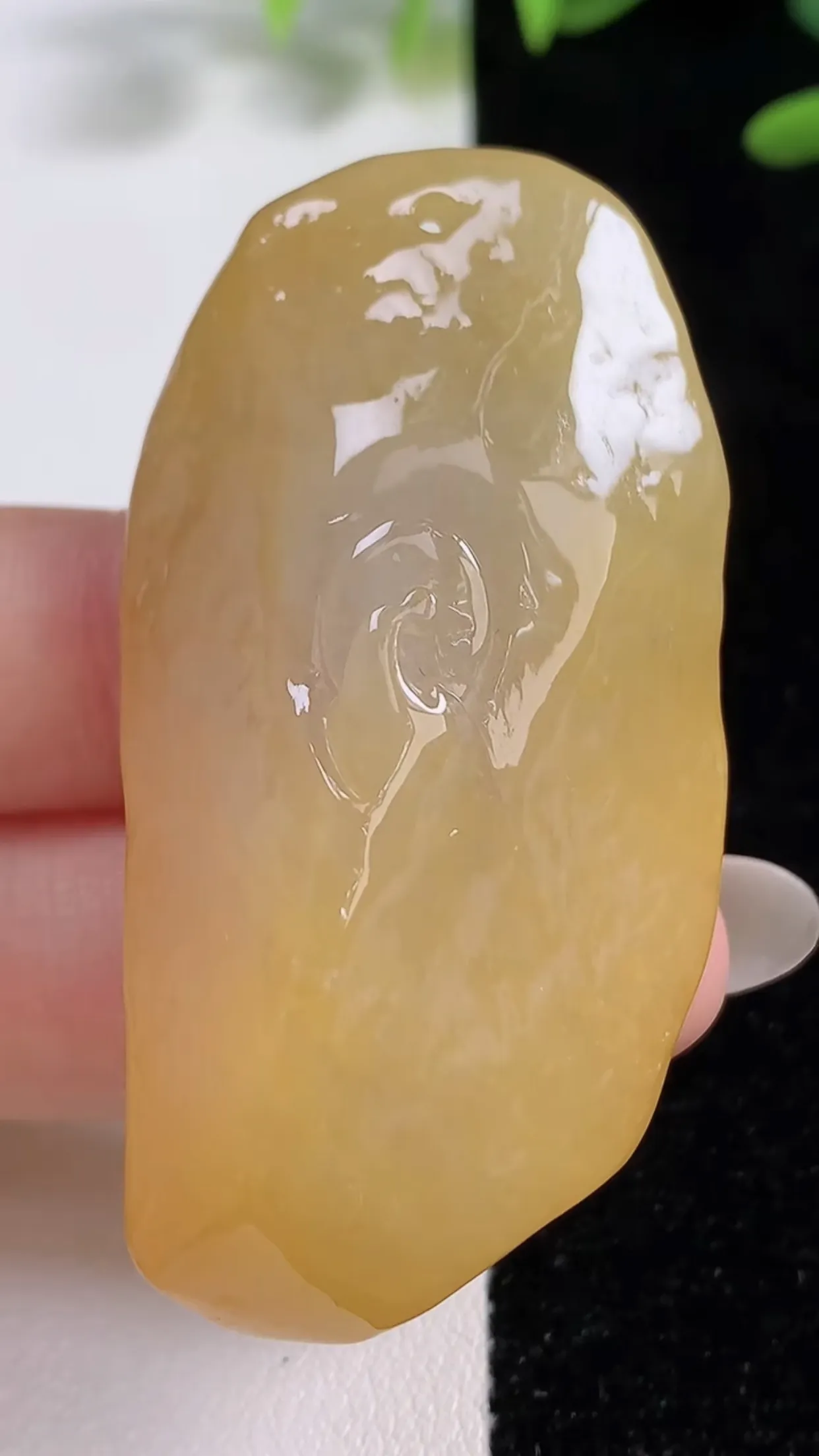 缅甸天然翡翠a货 老坑料起胶冰润 黄翡悟道吊坠，尺寸58-59-17mm  y  40.03