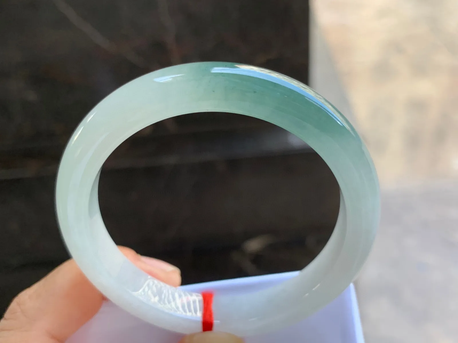 53.5-10-8mm
白底蓝水手镯 底子细腻 干净
