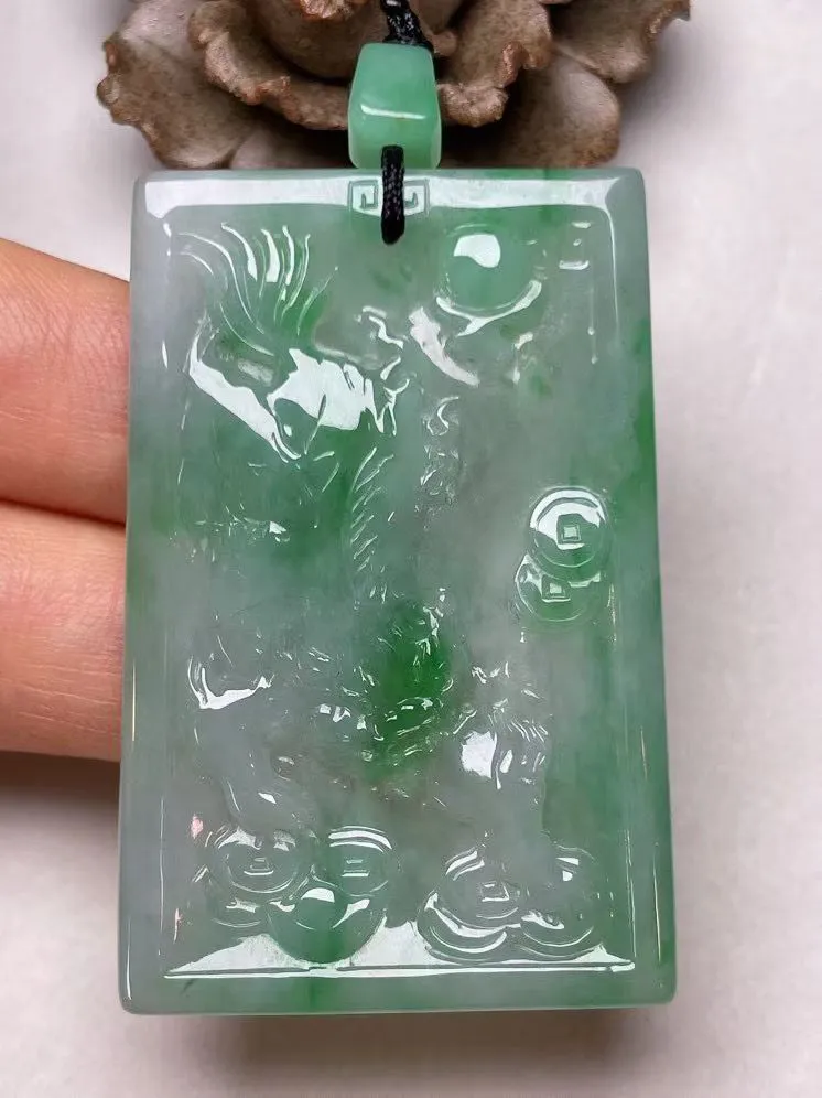 冰糯种飘绿【麒麟】吊坠，种水好，玉质细腻 ，卖相好.