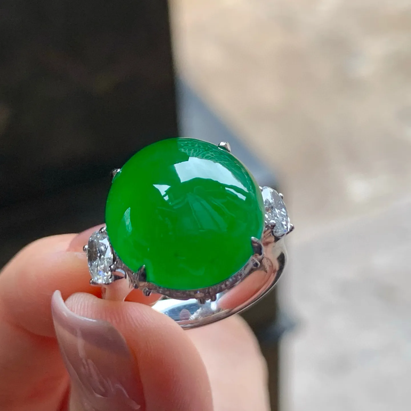 辣绿戒指
有种有色，饱满大气，品质货