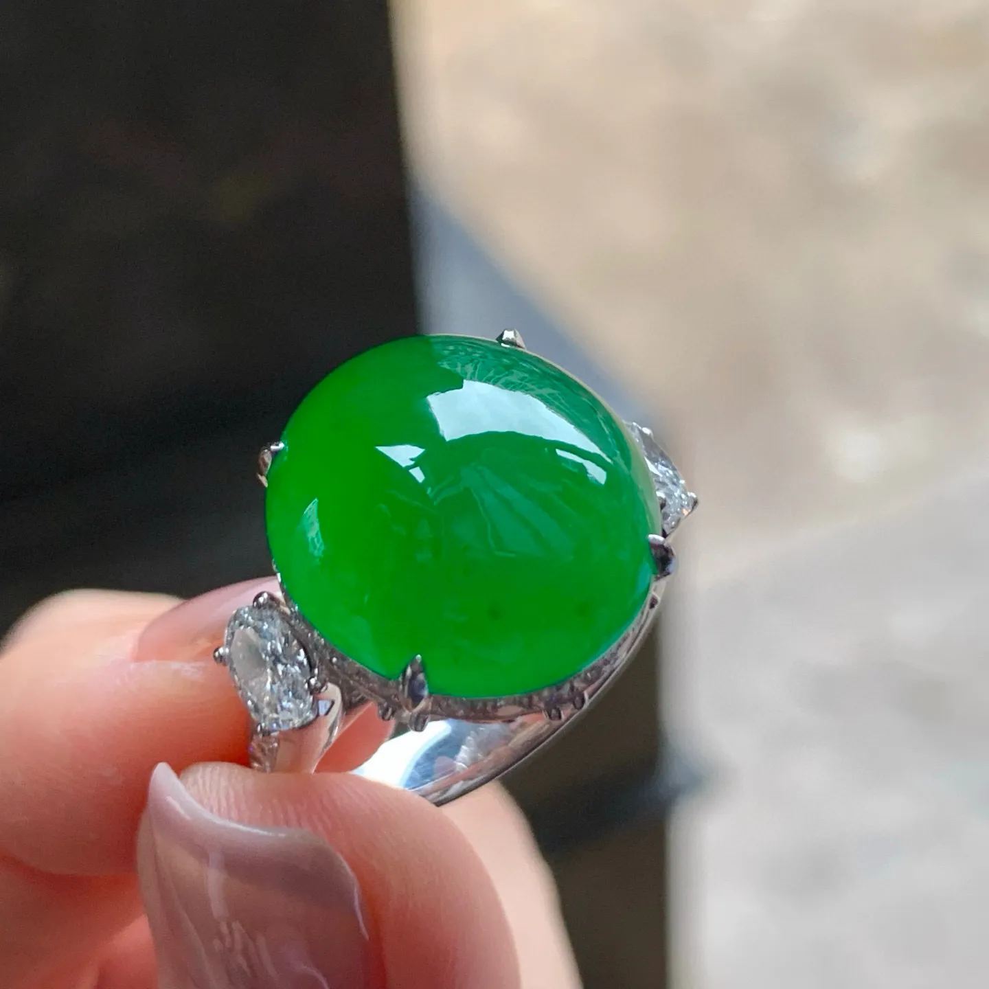 辣绿戒指
有种有色，饱满大气，品质货