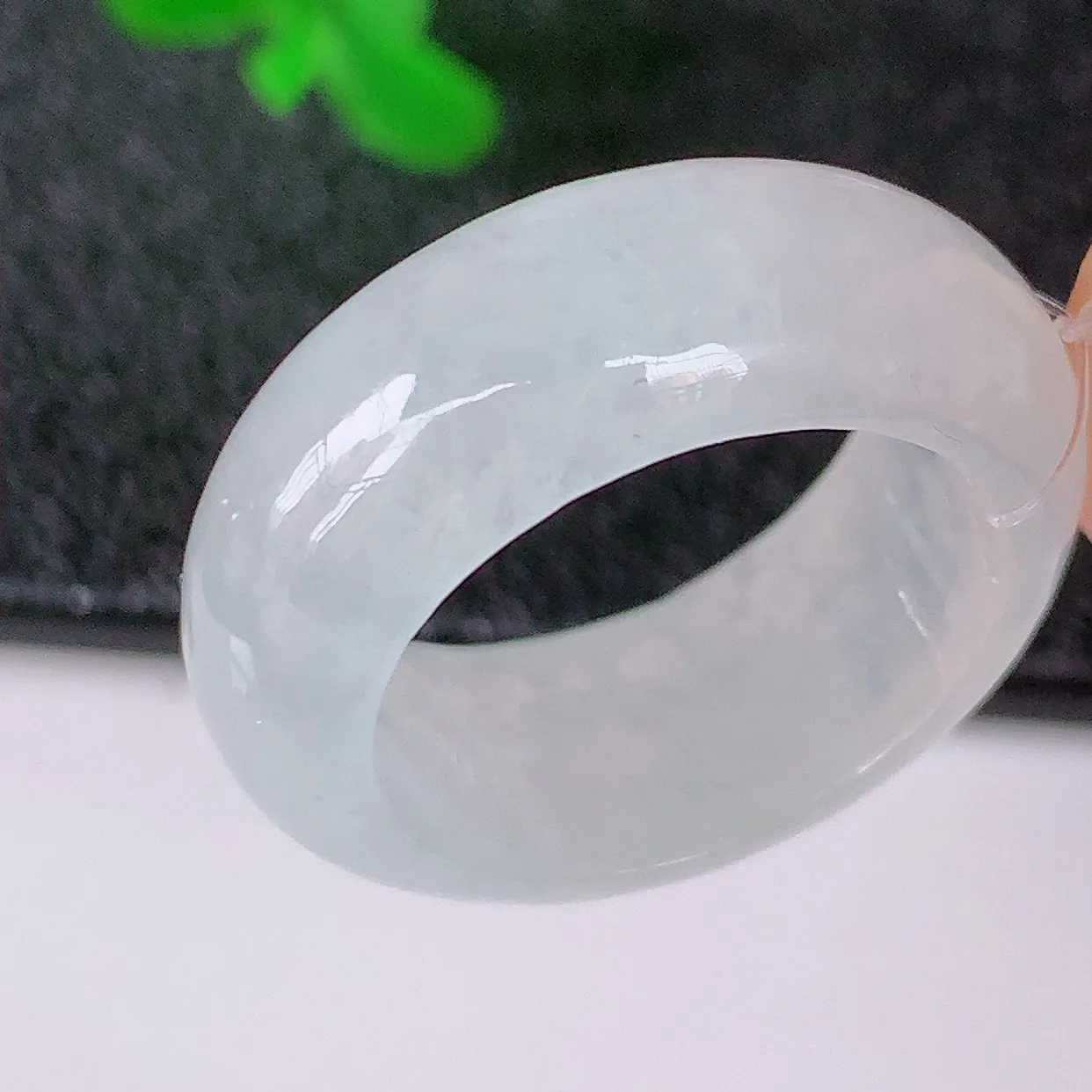 自然光实拍，16.6mm内径冰翡翠指环，玉戒指，玉质莹润，好精美好冰润的指环，13圈口，上手纤巧！#49.20尺寸16.6*8.2*3.6