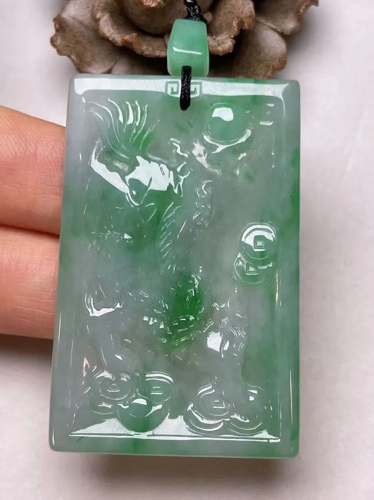 冰糯种飘绿【麒麟】吊坠，种水好，玉质细腻 ，卖相好.