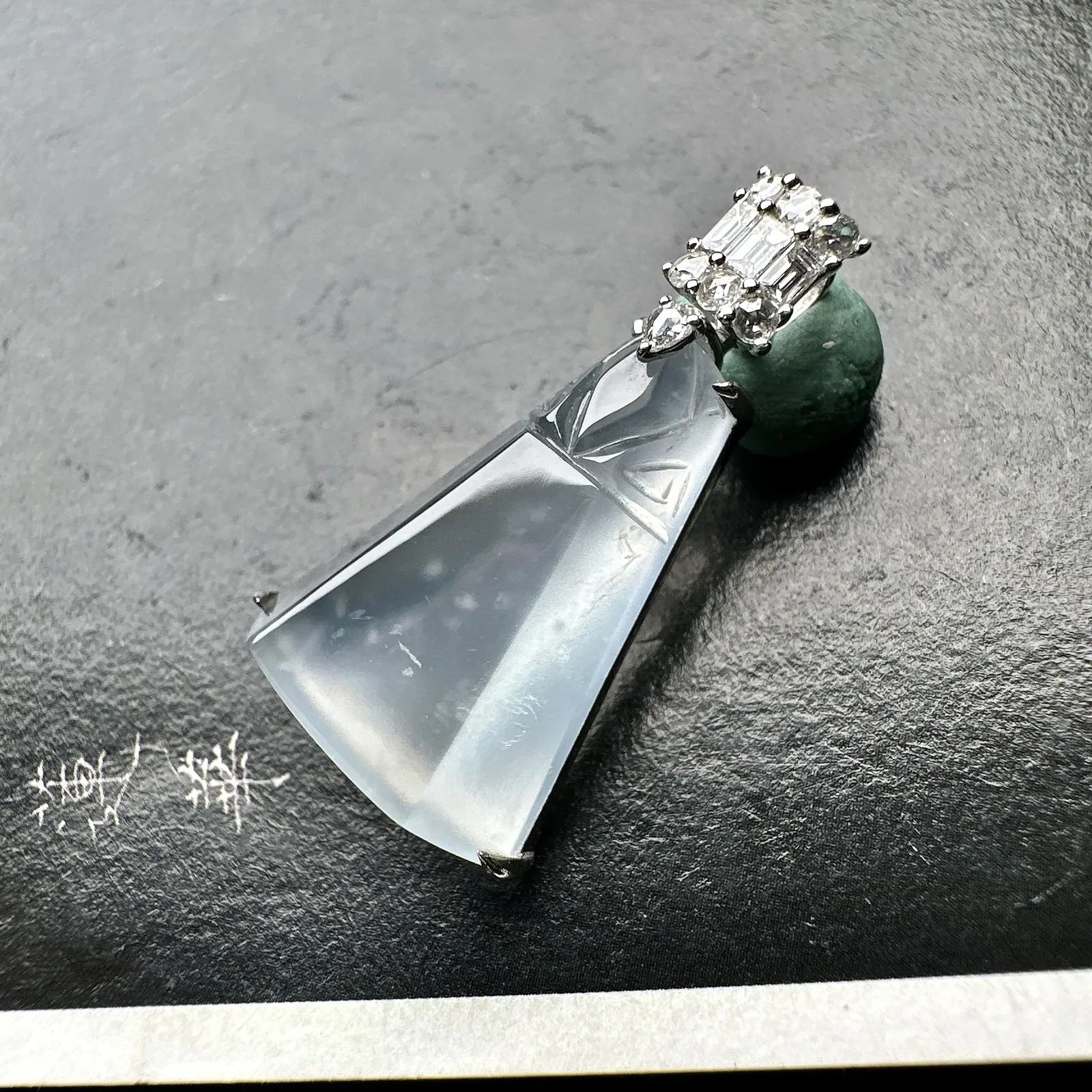 【冰种无事牌】老坑雪花棉，种地优秀，质地细腻冰润，通透感上乘，冰胶俱佳，18k金钻镶嵌，裸石尺寸19.3*15*4.9毫米
