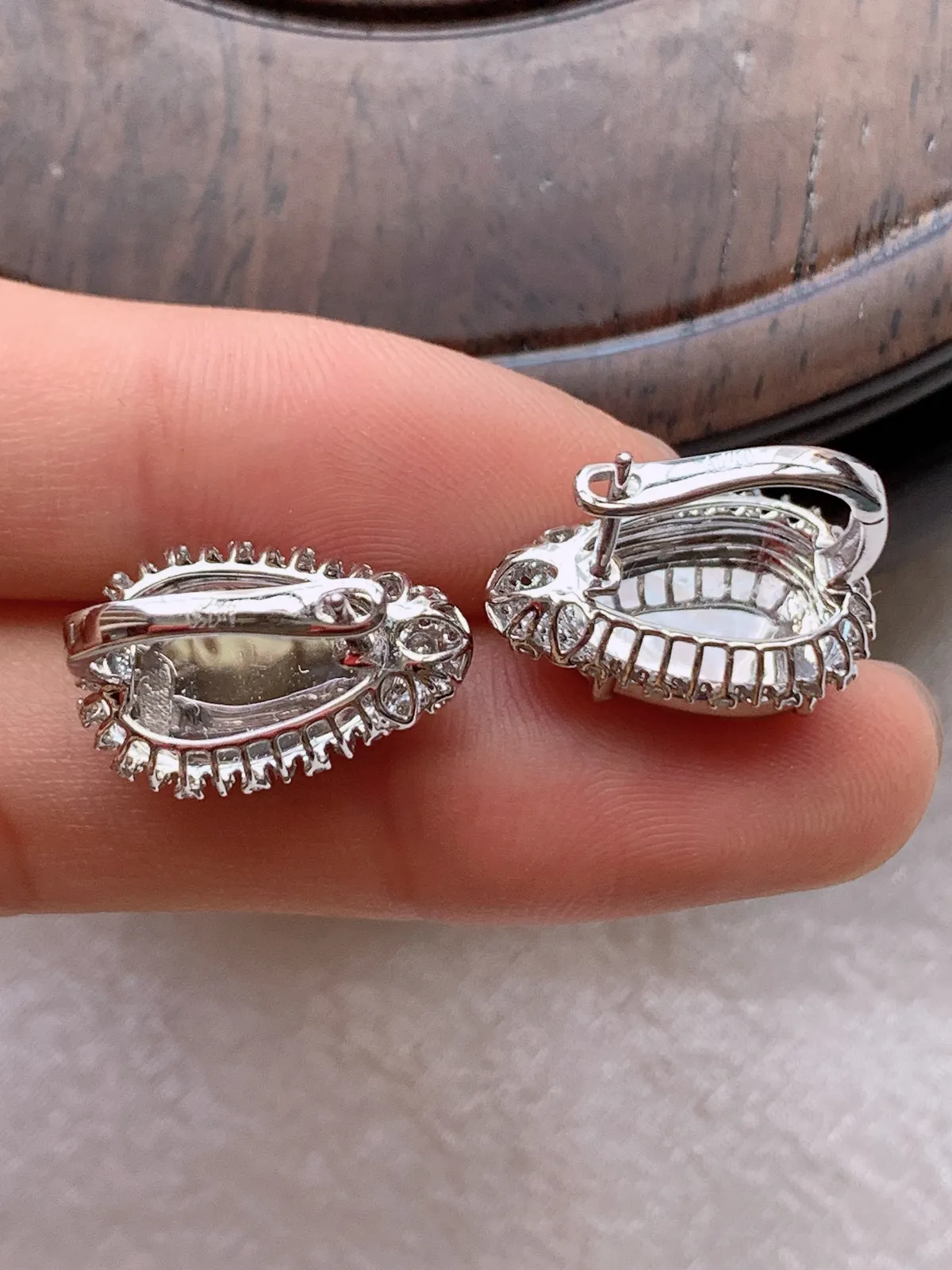 翡翠a货18k金冰种黄翡金枝玉叶 叶子耳钉，尺寸12.5-8.8，重量:4.04g