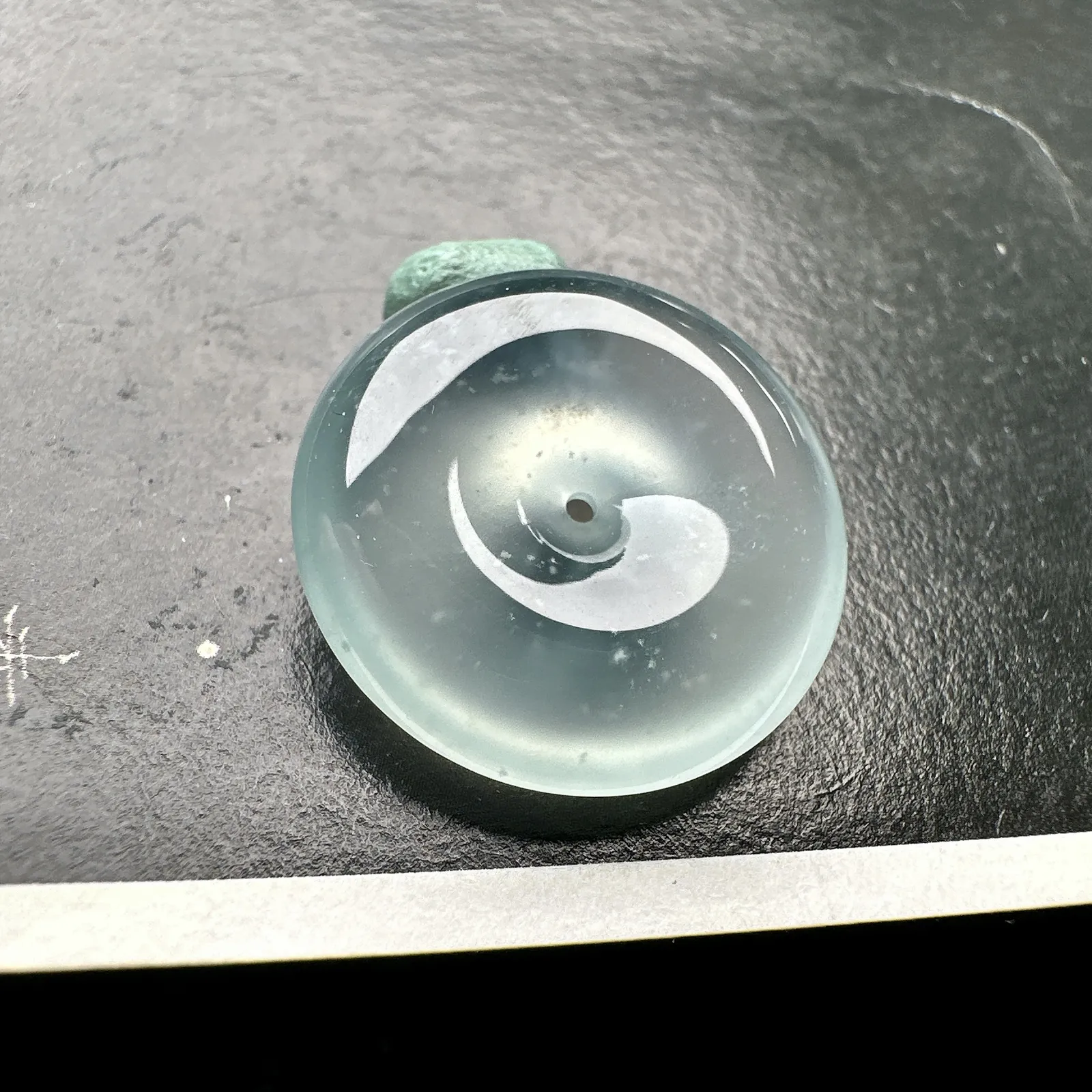 【冰种平安扣】老坑雪花棉料子，质地非常细腻，冰润十足，种老冰透，收藏品质。