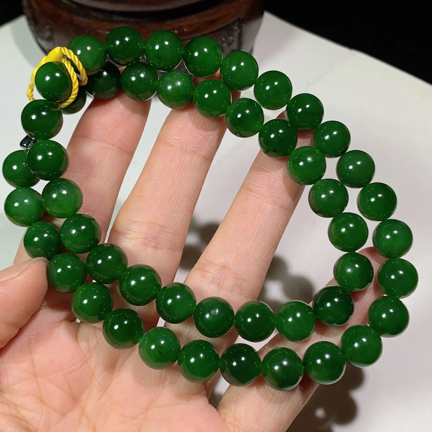和田玉菠菜绿猫眼俄罗斯碧玉项链。妈妈链。单颗尺寸9.6.玉质细腻油润 底色纯净 脂粉好，品质好。lt