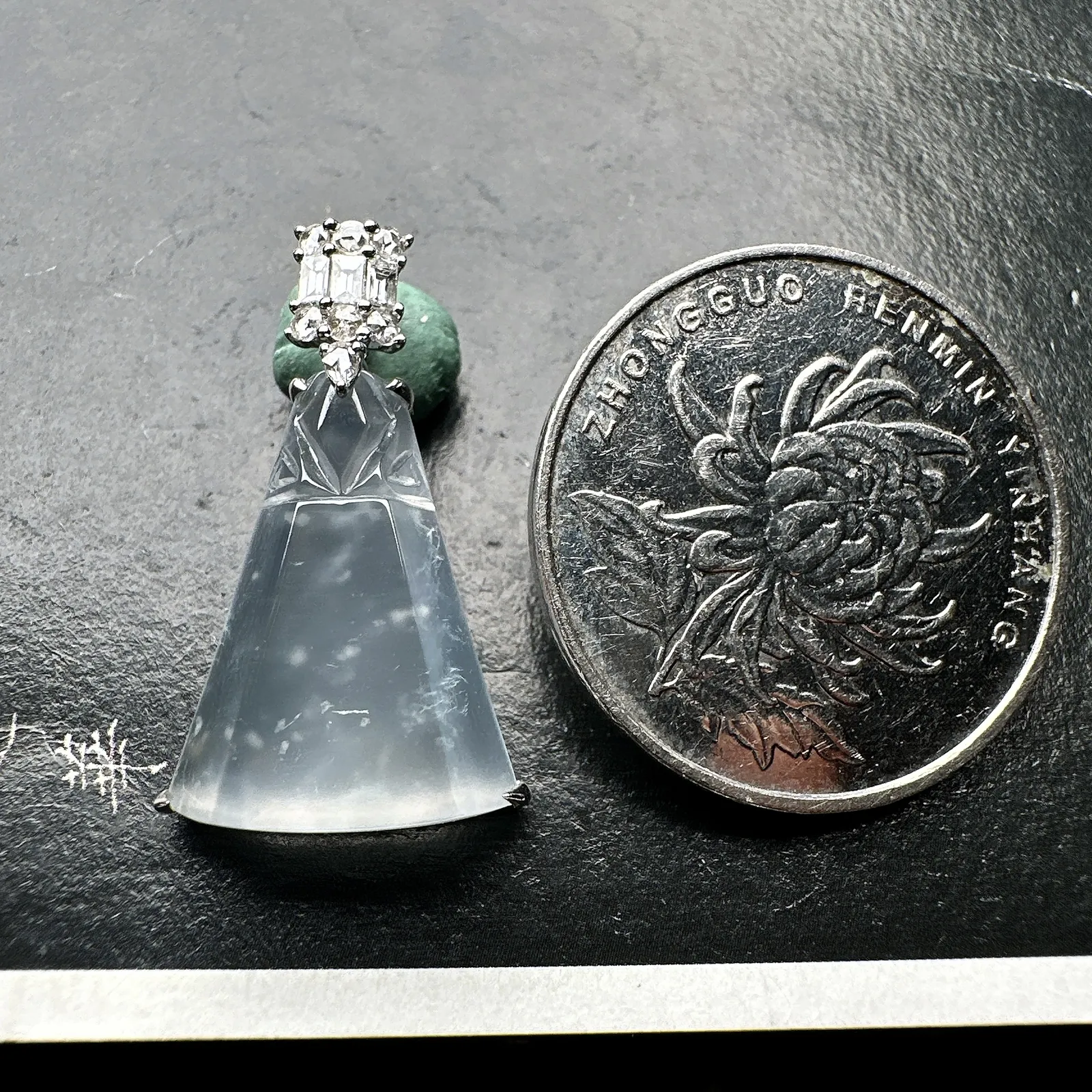 【冰种无事牌】老坑雪花棉，种地优秀，质地细腻冰润，通透感上乘，冰胶俱佳，18k金钻镶嵌，裸石尺寸19.3*15*4.9毫米