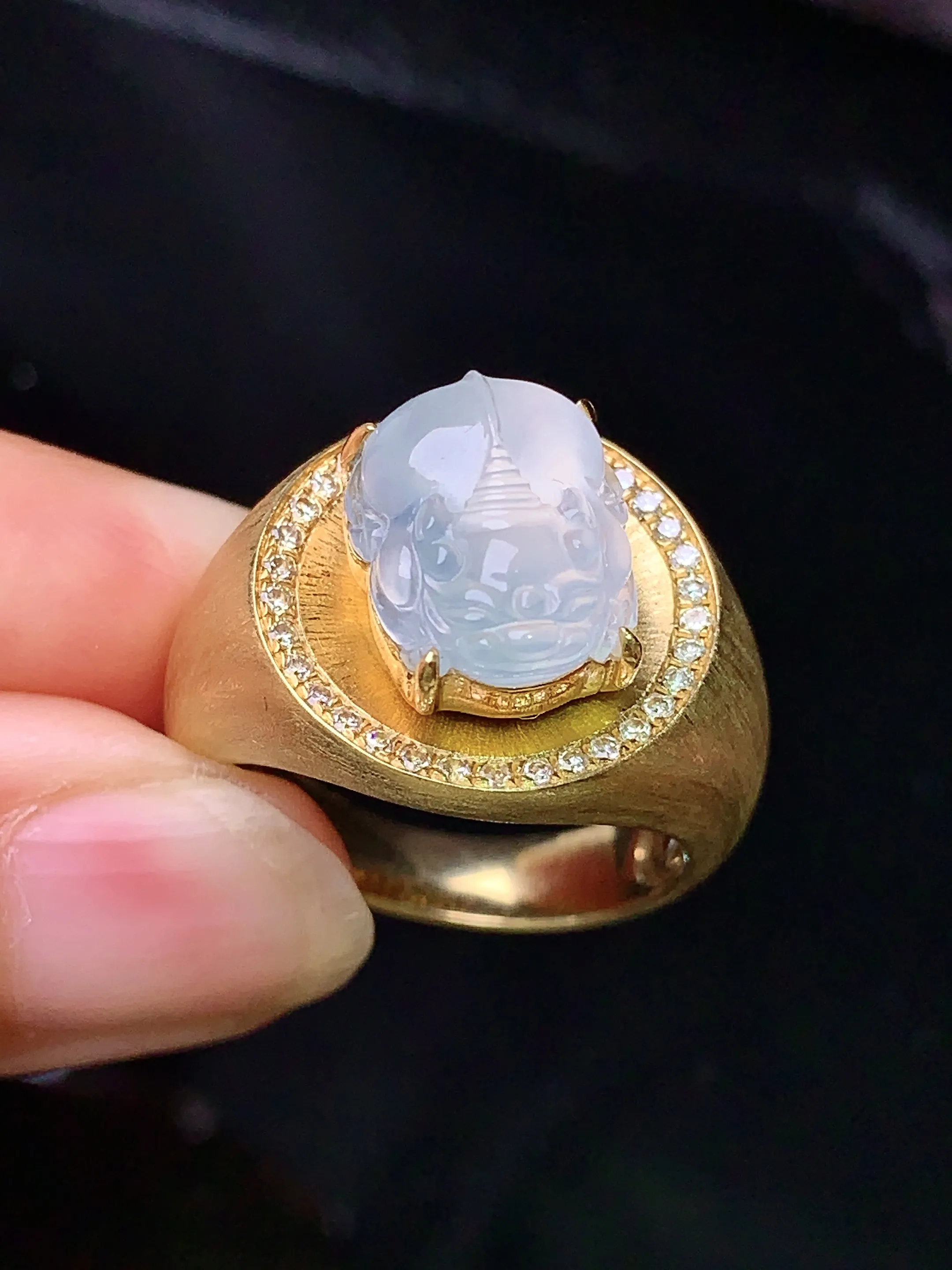 18k金钻镶嵌冰种貔貅戒指 玉质细腻 色泽艳丽 圈口16 整体尺寸12*9.7*5.5