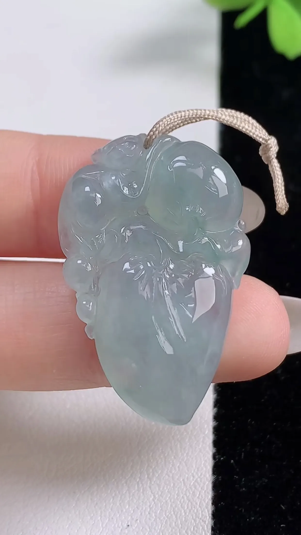 缅甸天然翡翠a货 老坑料起胶冰种 飘花灵猴献桃 寿桃吊坠，尺寸34.5-22.2-5mm  y 7.