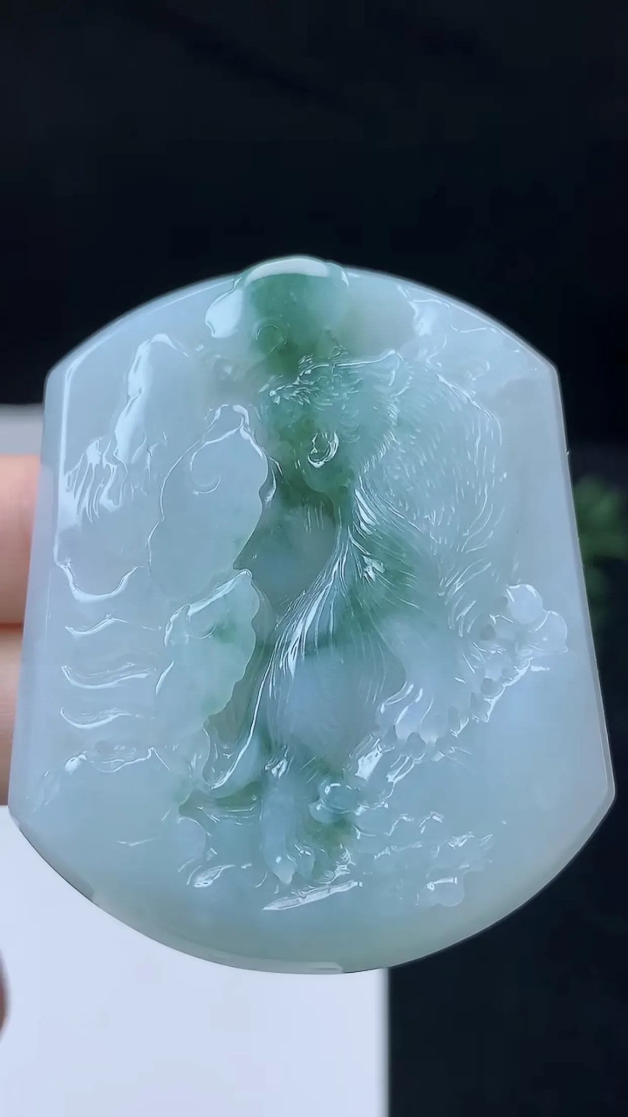 缅甸天然翡翠a货 老坑料起胶冰润 飘花生肖虎吊坠，尺寸53.9-44.5-6mm  y  33.00