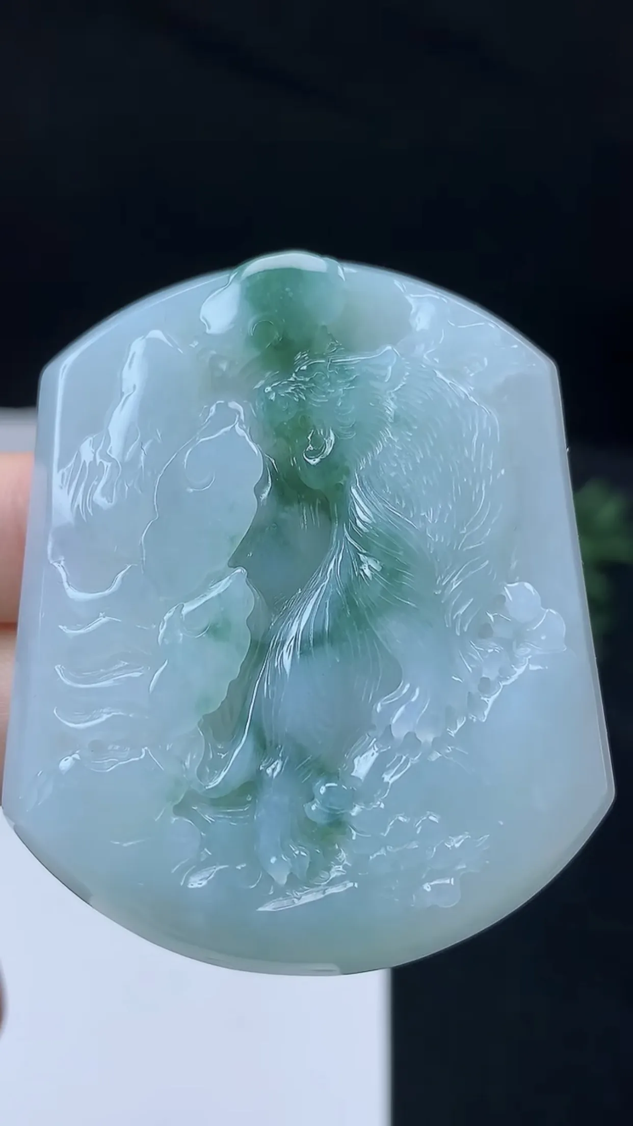 缅甸天然翡翠a货 老坑料起胶冰润 飘花生肖虎吊坠，尺寸53.9-44.5-6mm  y  33.00