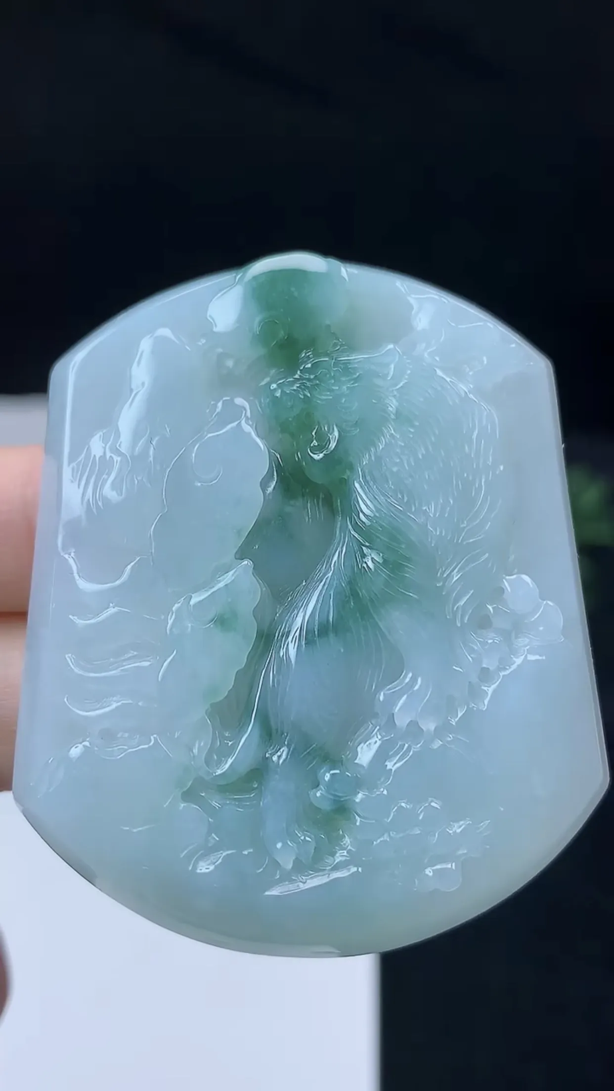 缅甸天然翡翠a货 老坑料起胶冰润 飘花生肖虎吊坠，尺寸53.9-44.5-6mm  y  33.00