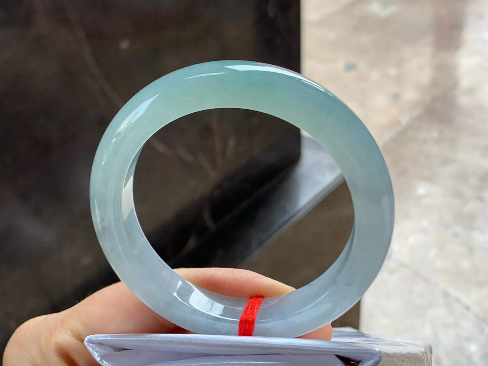 尺寸55.7/11.8/9.1，细糯冰手镯
水润细腻 种老