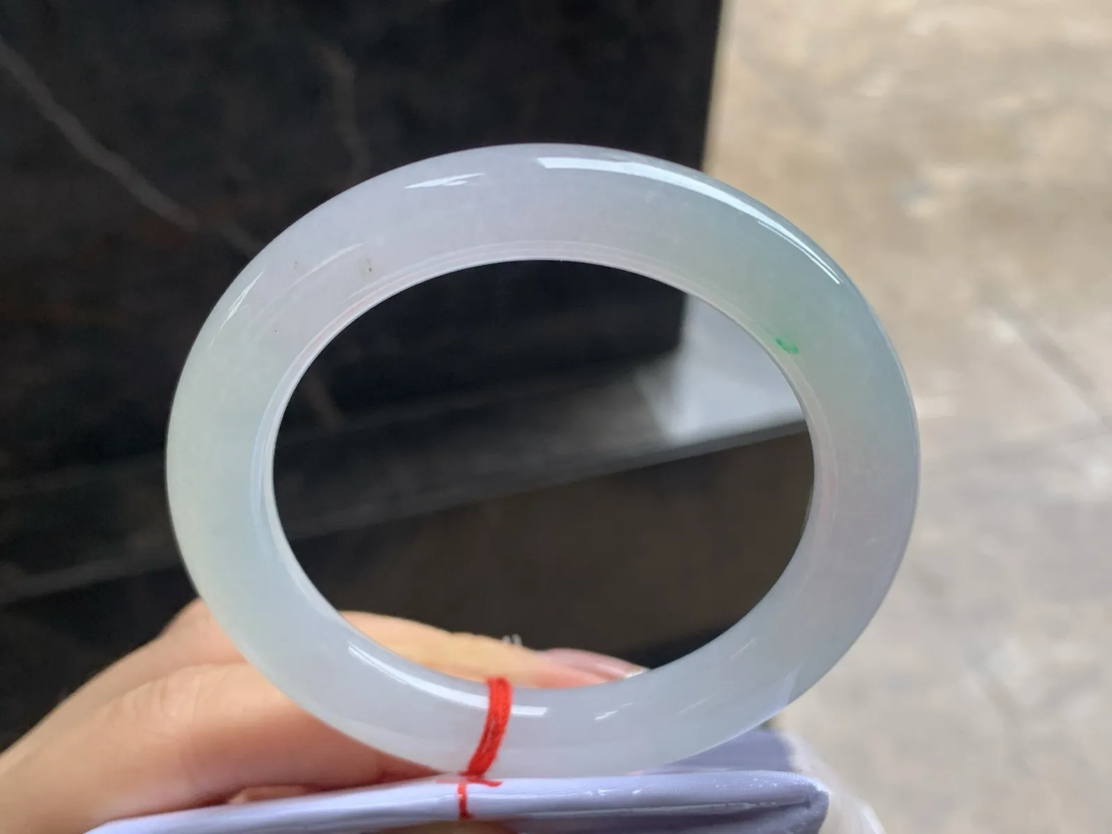53-8.7

冰种春带彩圆条手镯^_^清新 冰透