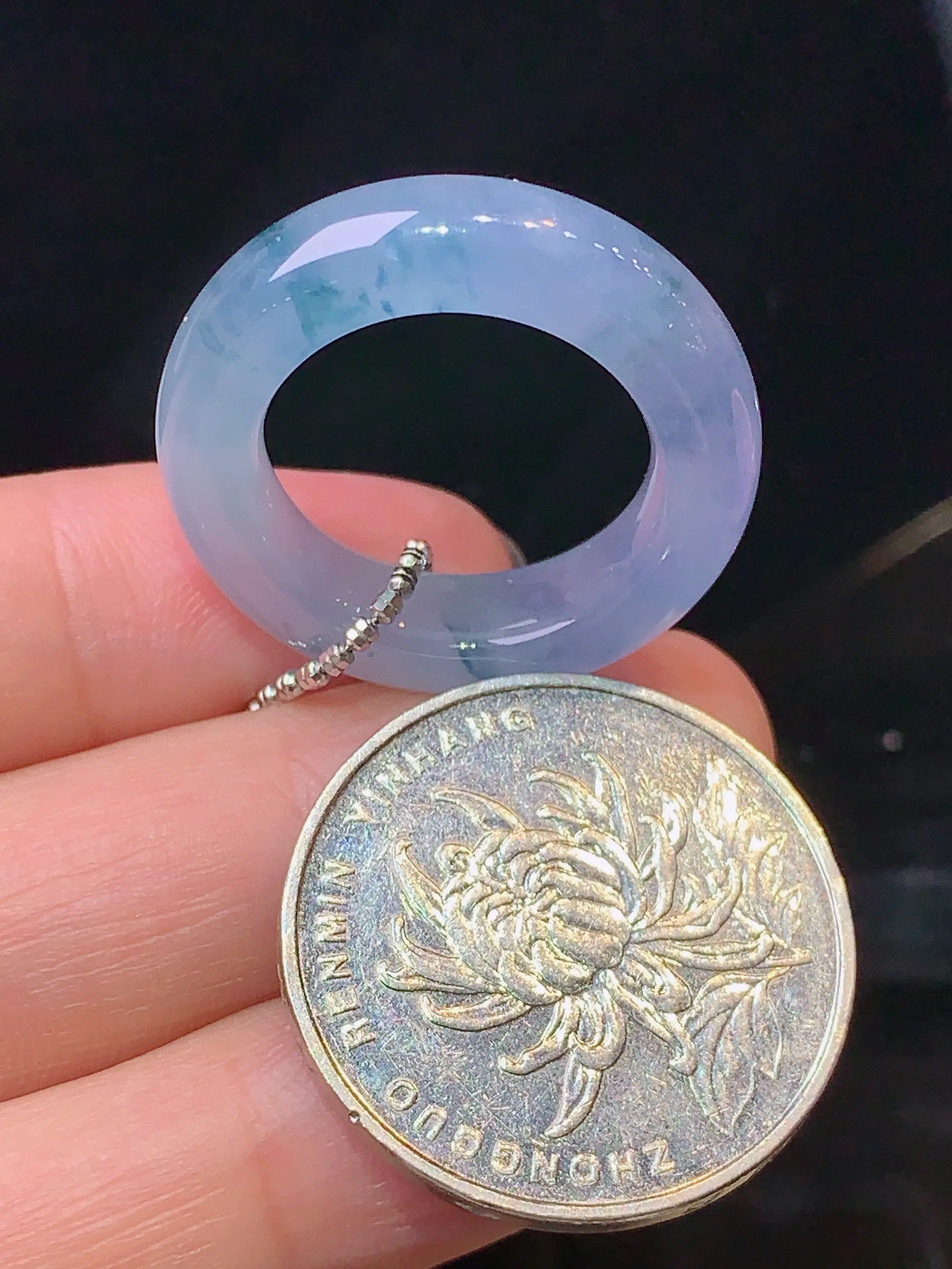 18k金钻镶嵌飘蓝花指环 玉质细腻 色泽艳丽 圈口13.5 整体尺寸26.2*6*5