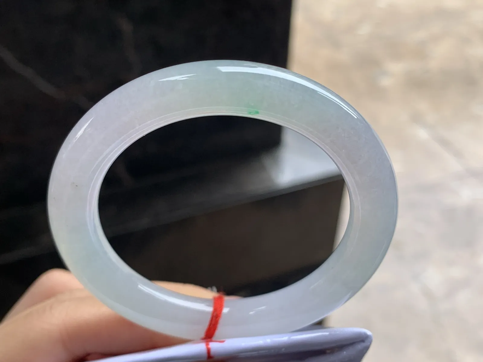 53-8.7

冰种春带彩圆条手镯^_^清新 冰透