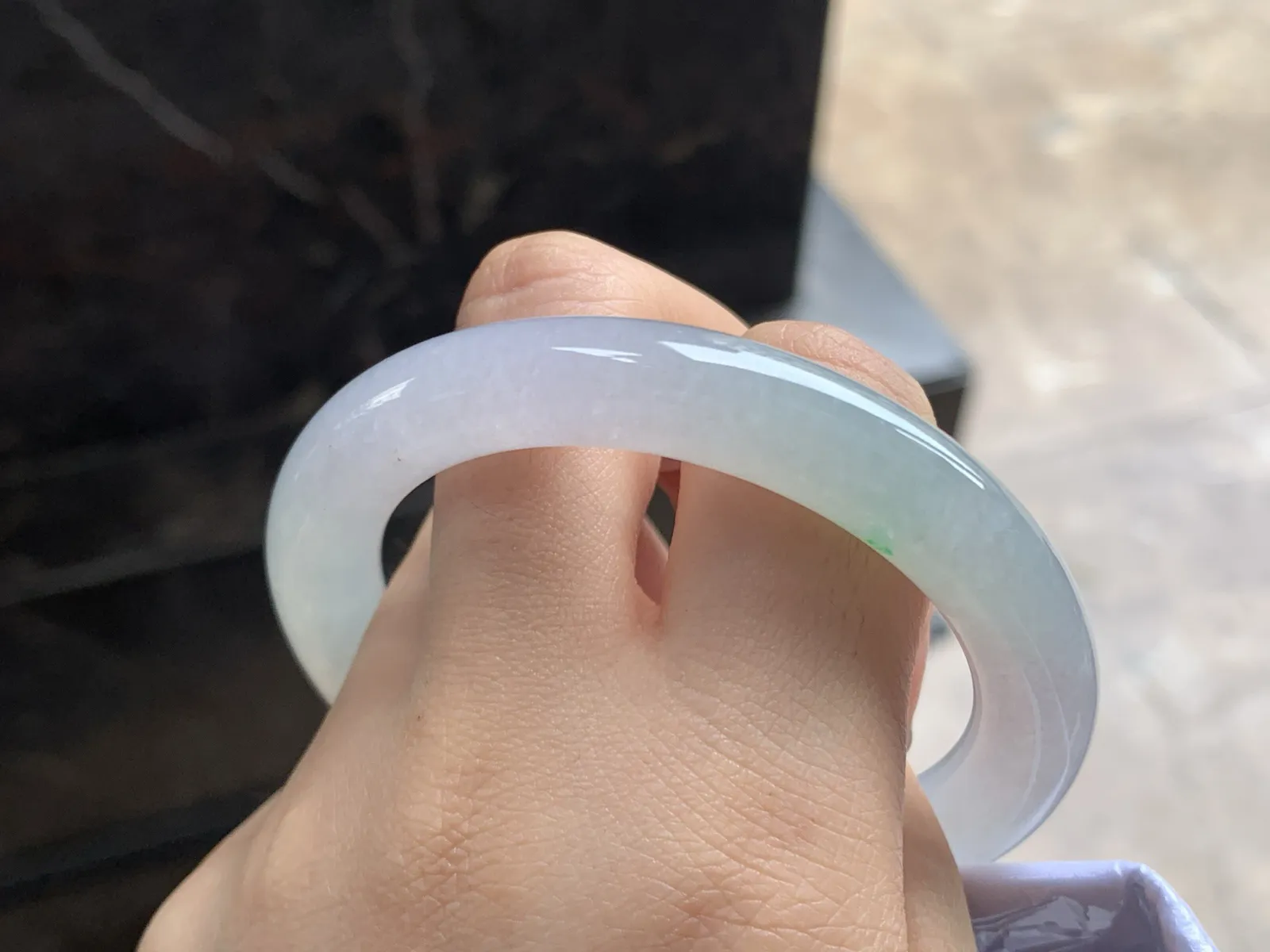 53-8.7

冰种春带彩圆条手镯^_^清新 冰透