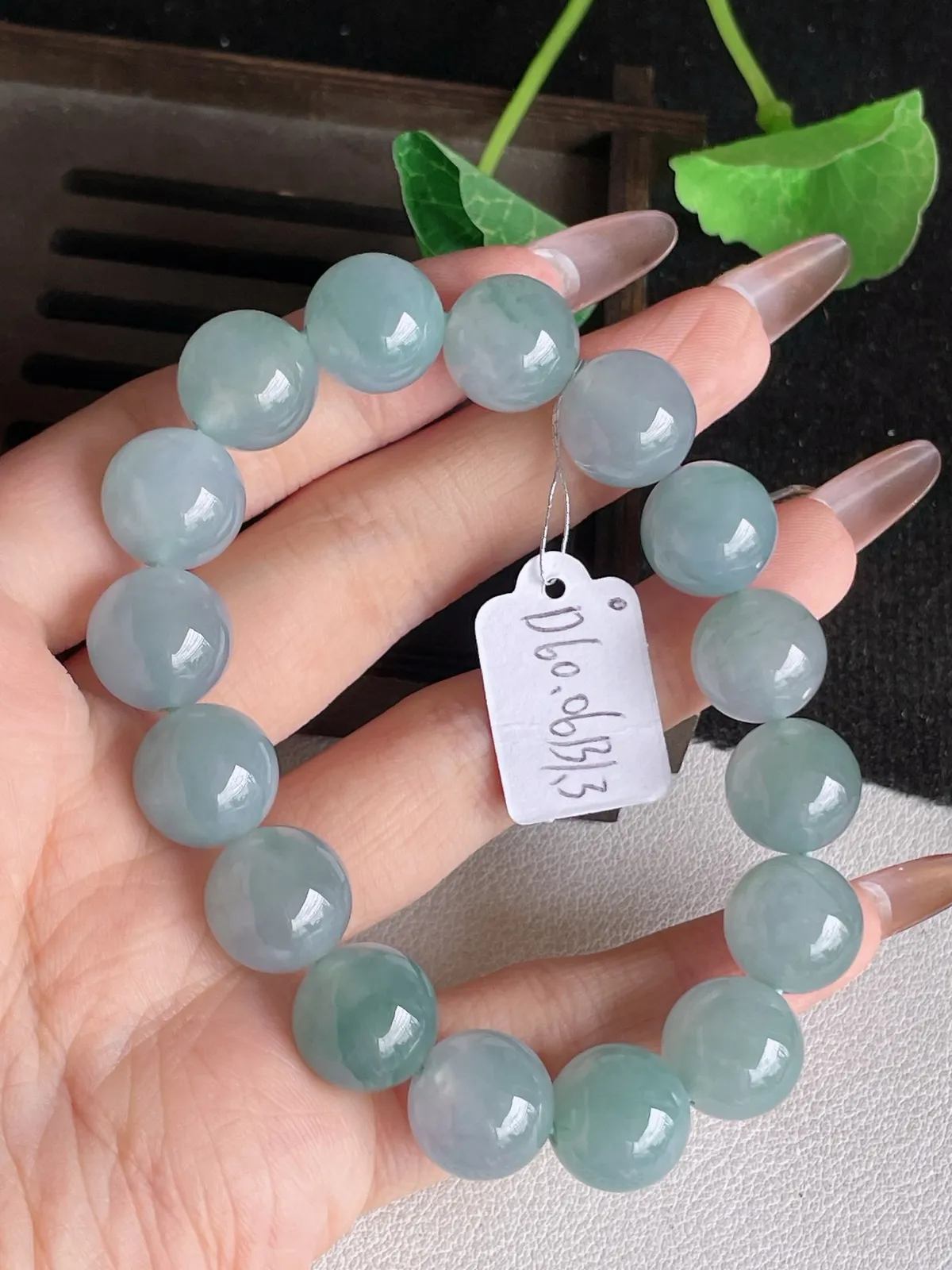 翡翠a货冰种紫罗兰圆珠手串，尺寸12.7-16颗，重量:60.09g
