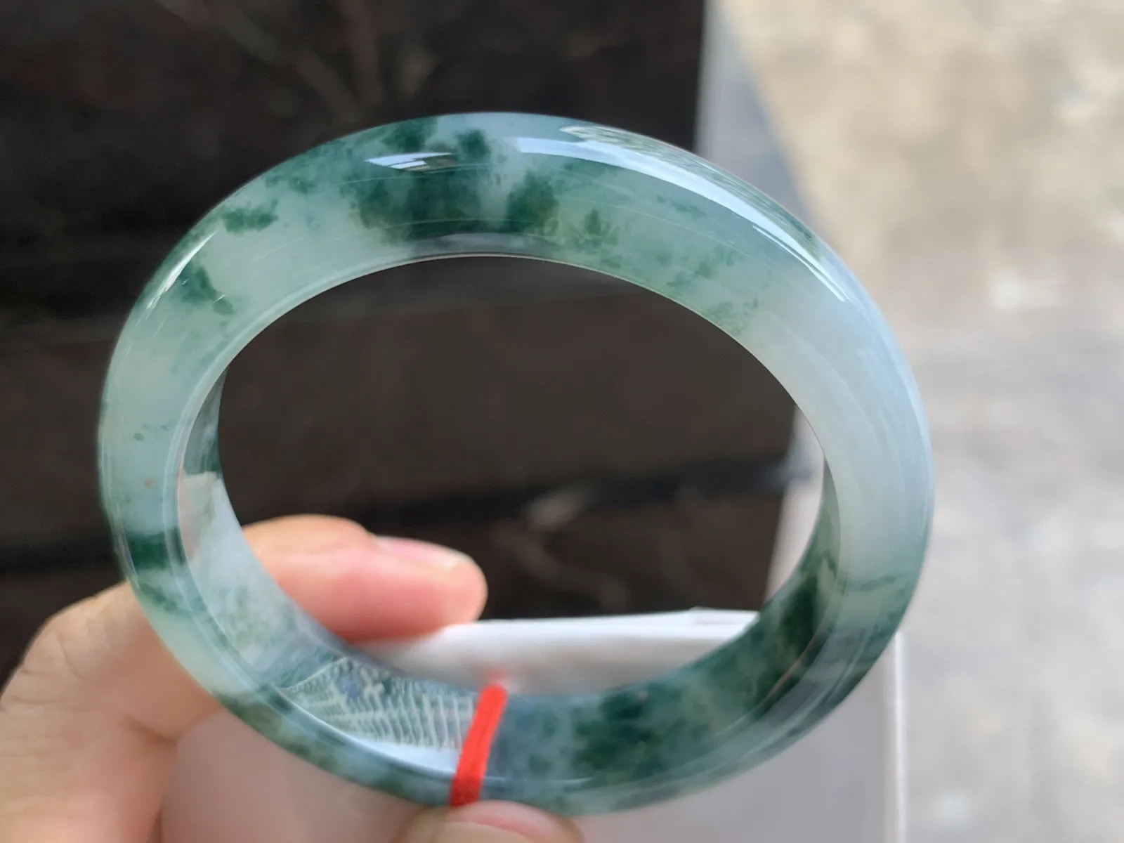 52.5-12-9mm
飘花手镯 底子细腻 花色浓郁 性价比推荐