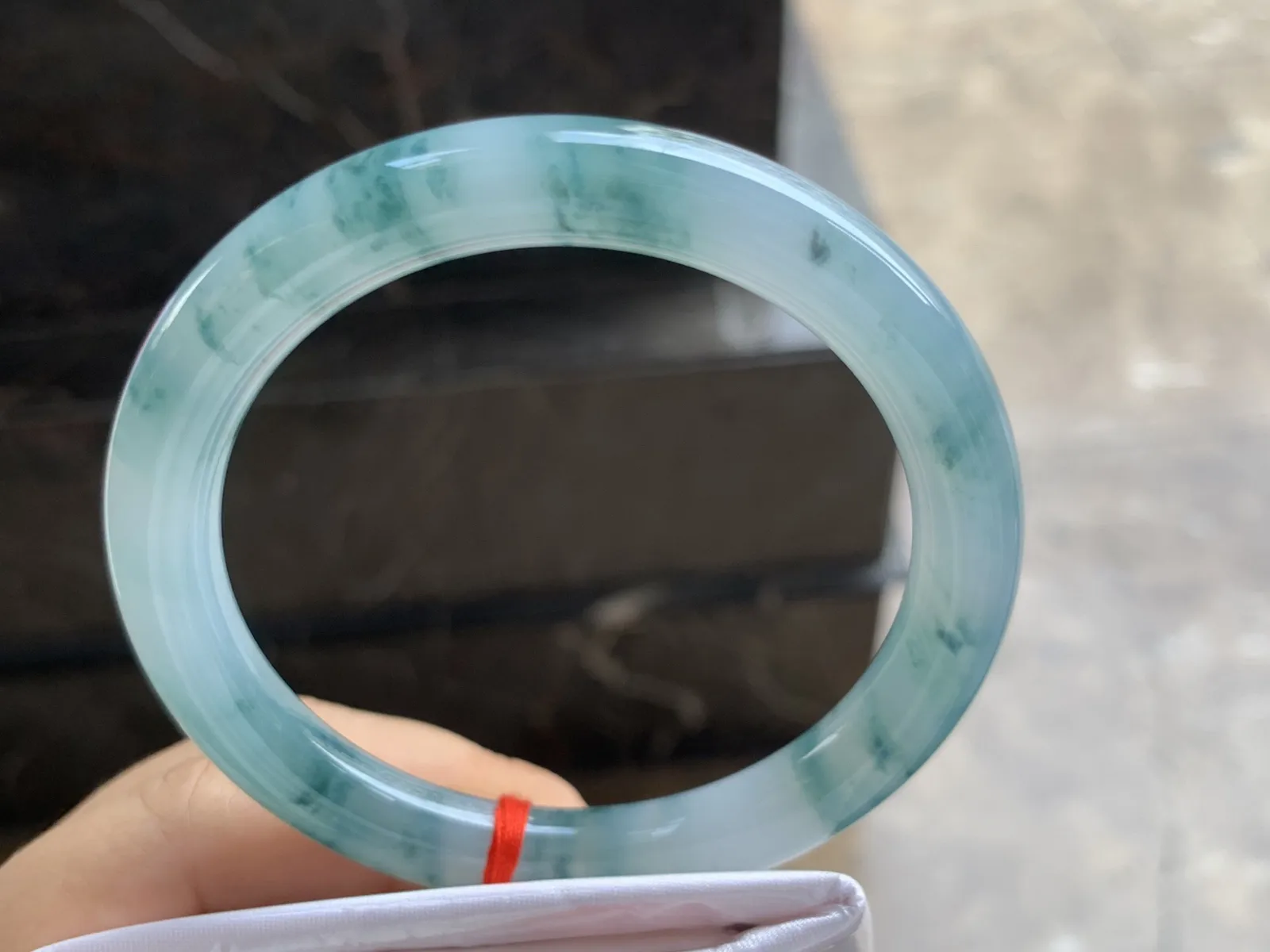 57-9mm
冰种飘花圆条手镯 冰透 水润蓝花 推荐