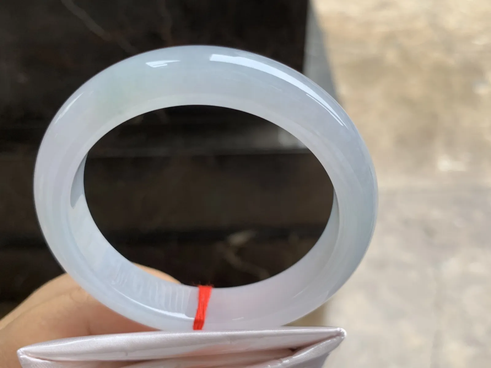56-12-9mm
冰种淡春底手镯 水润干净 清爽