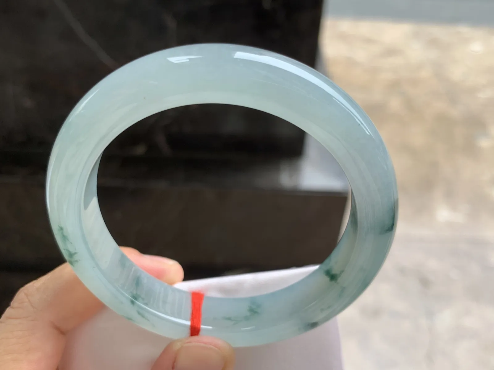 59-12.6-9.8mm
冰种飘花手镯 水润冰透 清爽 漂亮