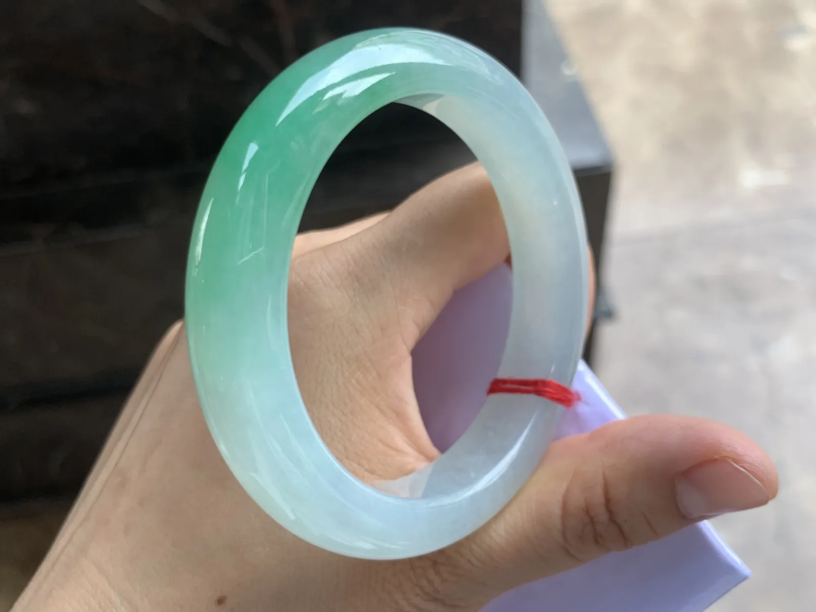 55.5-12.3-9mm
冰种带色手镯 水润光泽 有种有色 
