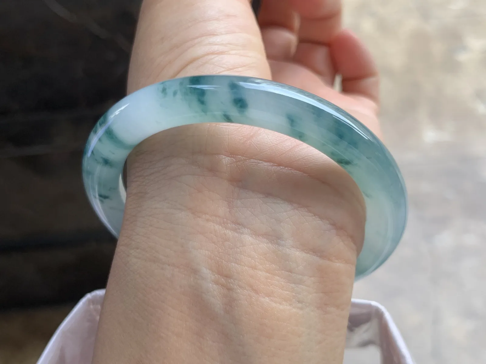 57-9mm
冰种飘花圆条手镯 冰透 水润蓝花 推荐