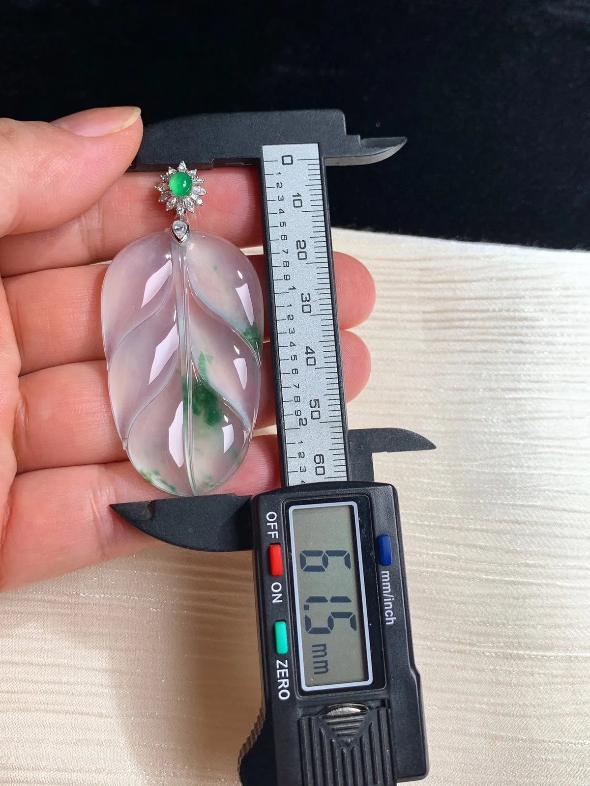冰种飘绿花树叶 49/29.3/5mm