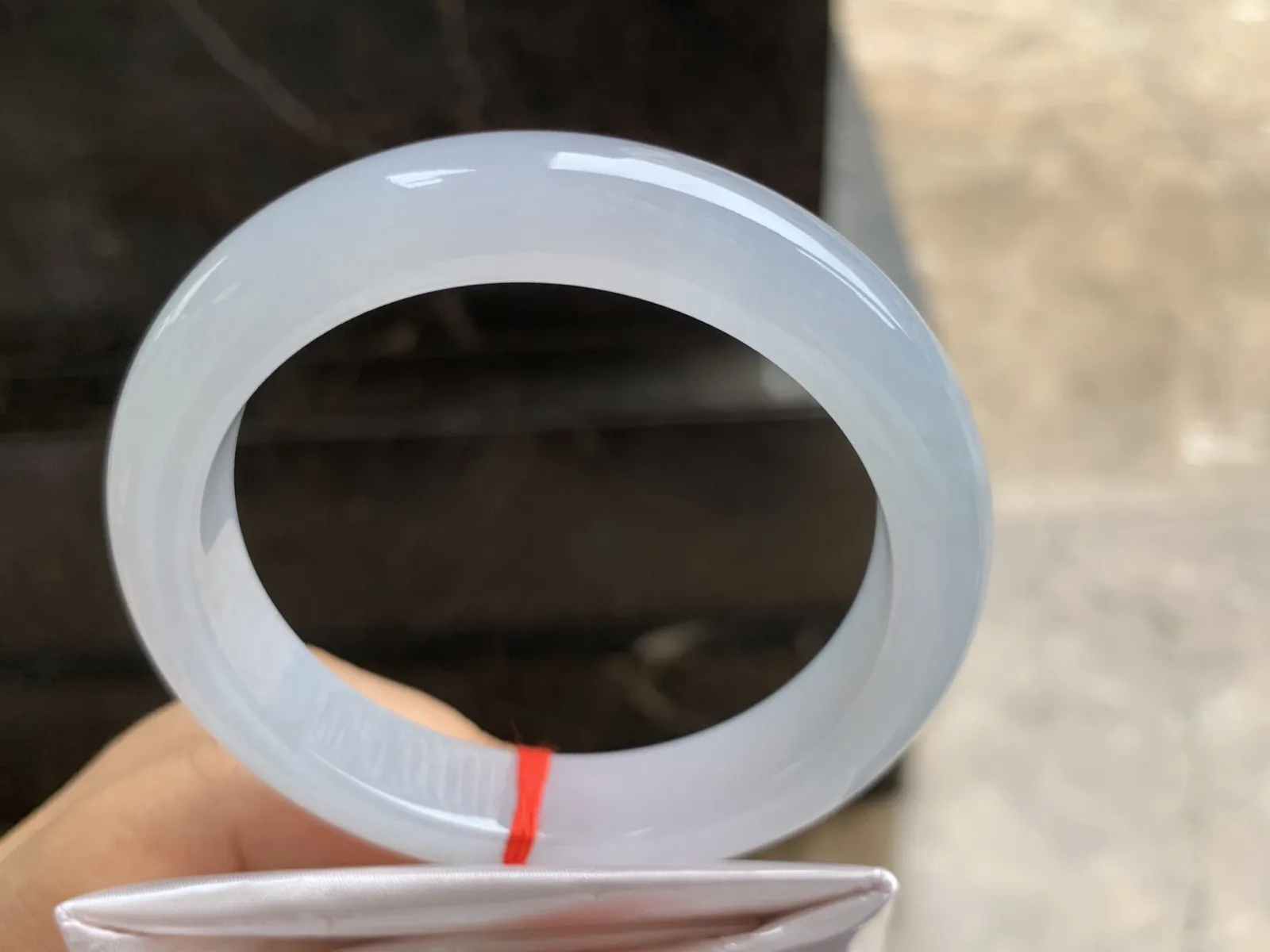 56-12-9mm
冰种淡春底手镯 水润干净 清爽