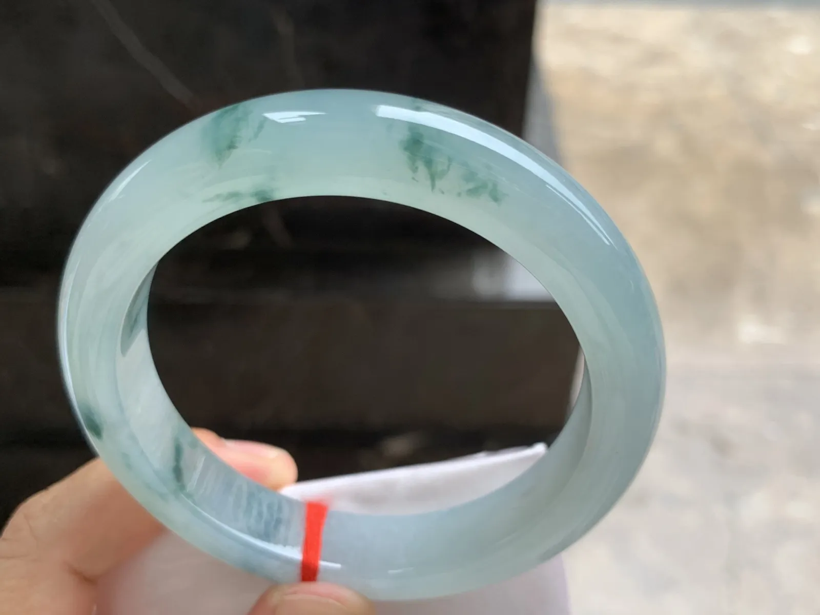 59-12.6-9.8mm
冰种飘花手镯 水润冰透 清爽 漂亮