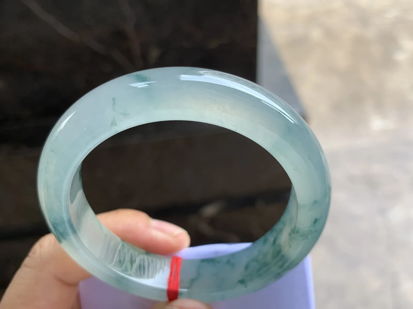 53-12.3-8.5mm
冰种飘花手镯 水润冰透 花色清爽灵动