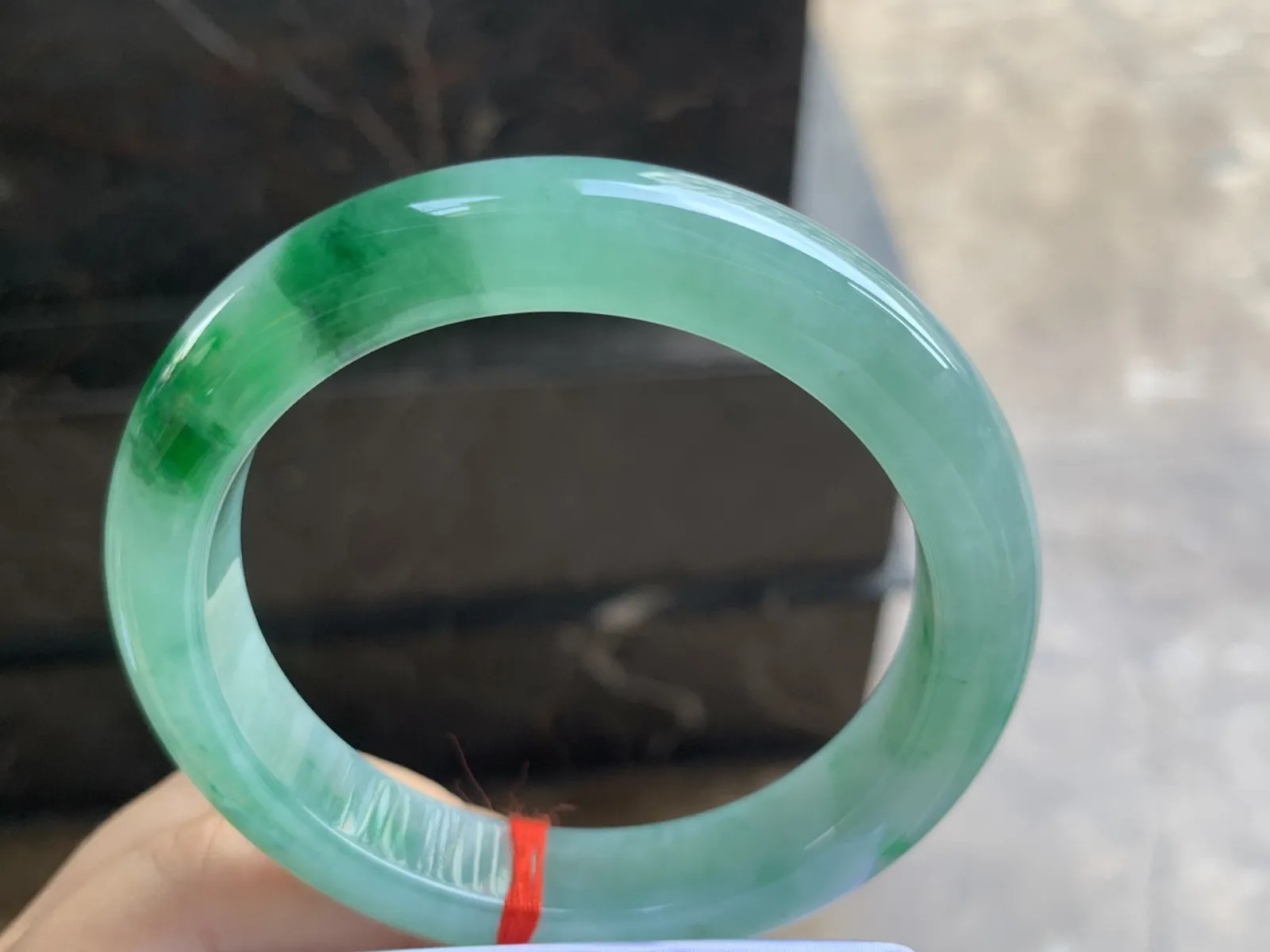 56-12-9mm
糯冰色花手镯 种好水润 花色漂亮 性价比推荐