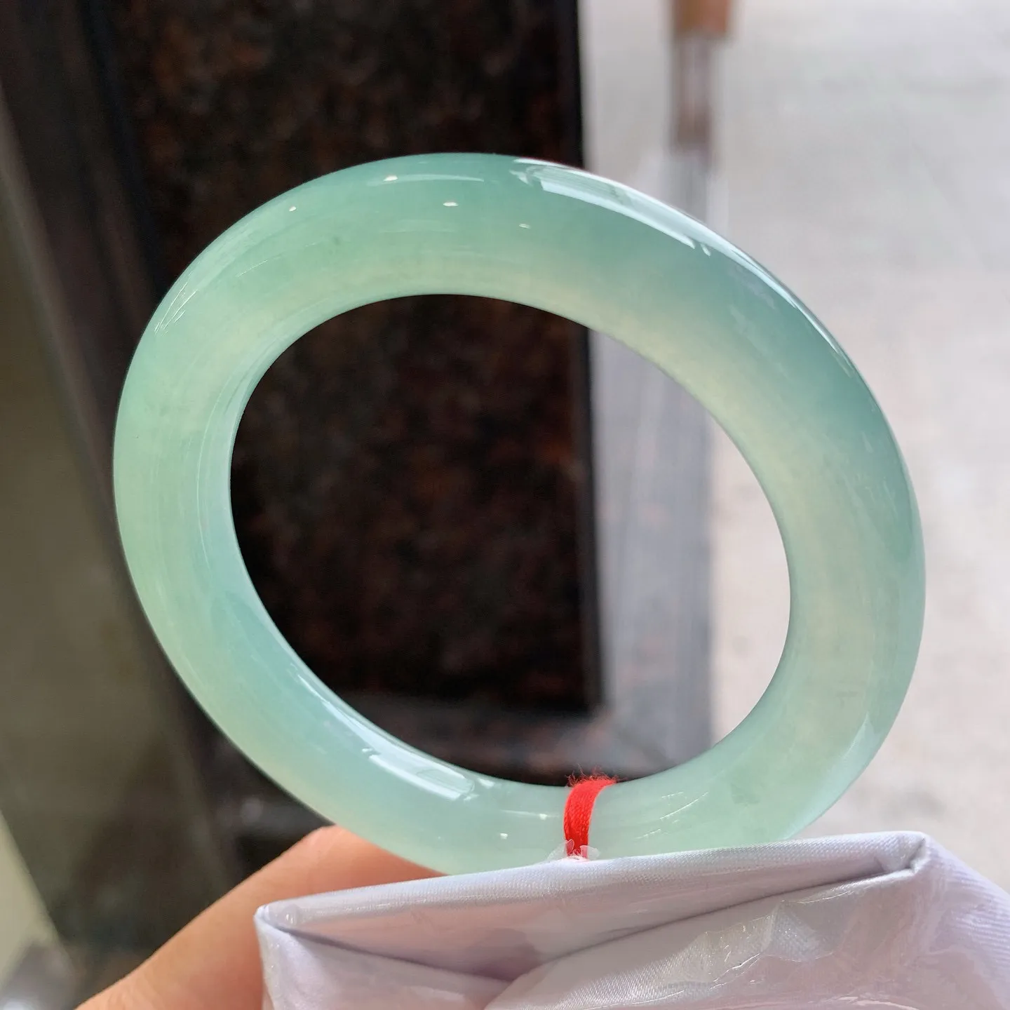 正圈冰飘绿  尺寸：53.8/9.8/8.2mm