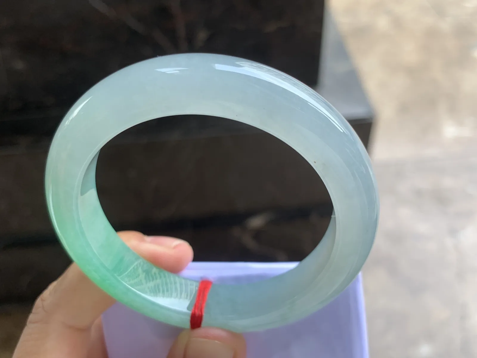 55.5-12.3-9mm
冰种带色手镯 水润光泽 有种有色 