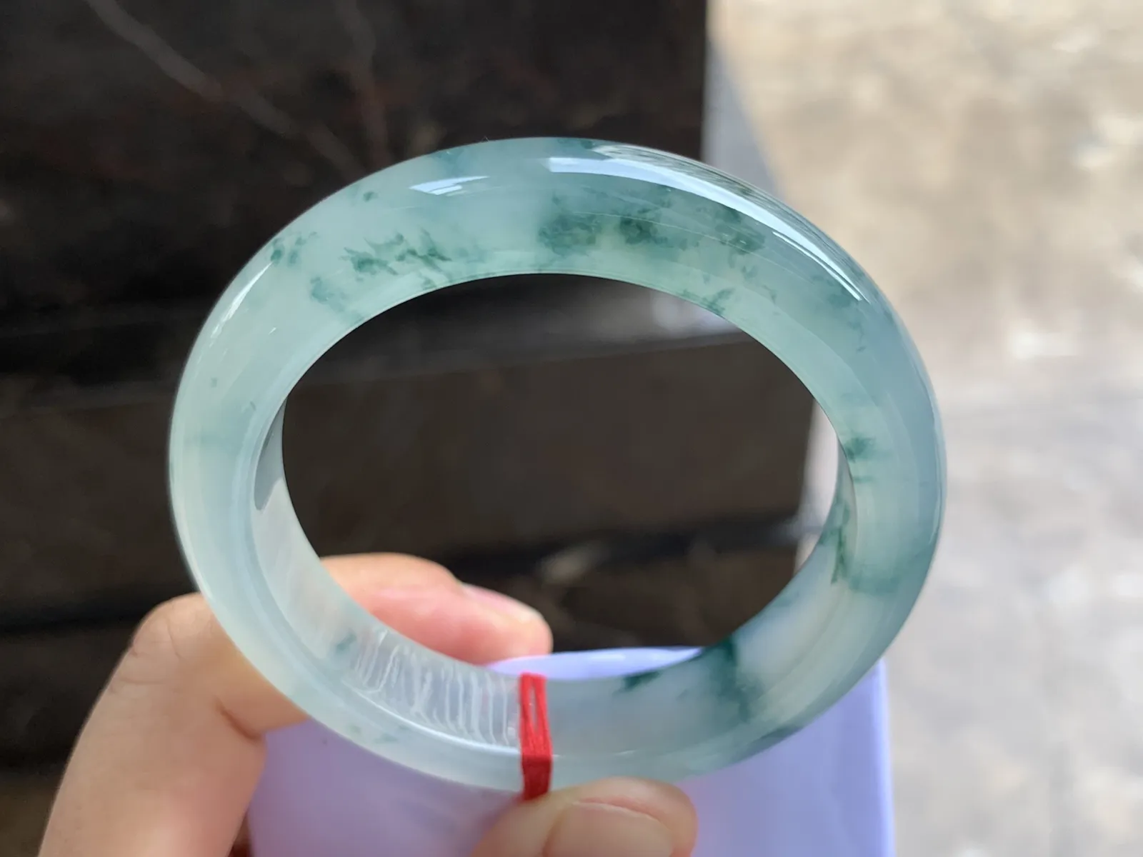 53-12.3-8.5mm
冰种飘花手镯 水润冰透 花色清爽灵动