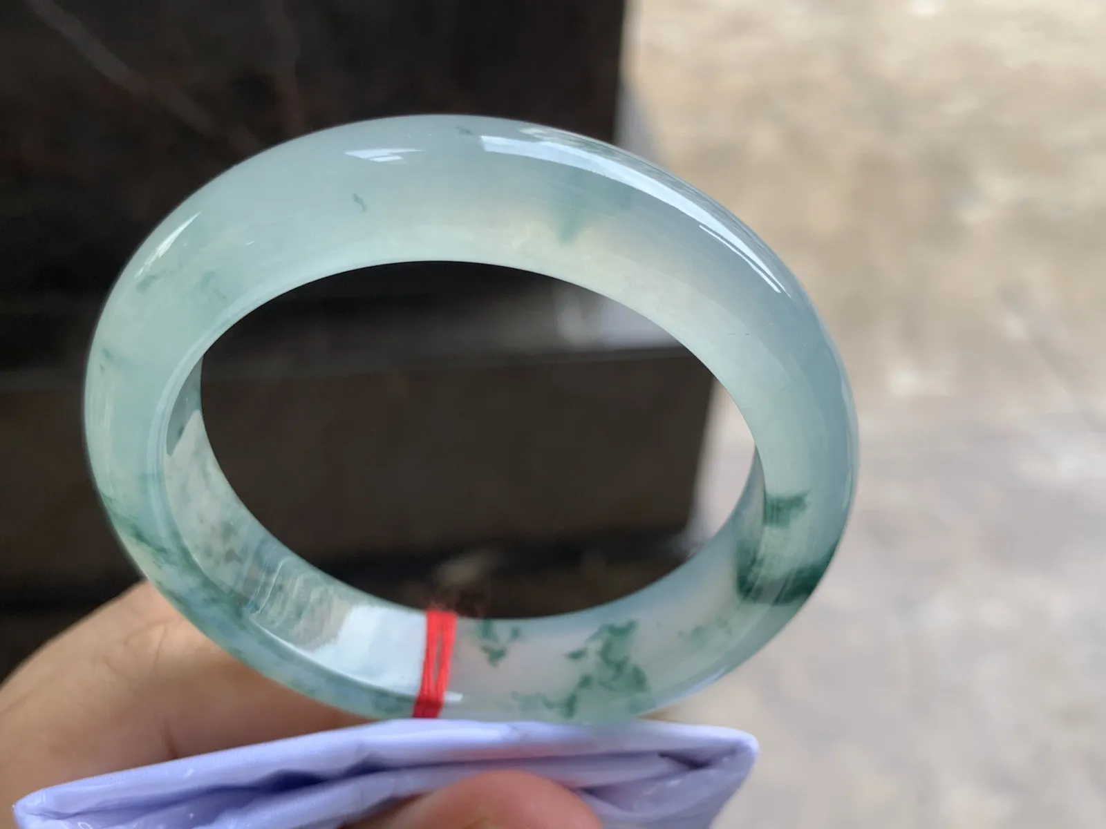 53-12.3-8.5mm
冰种飘花手镯 水润冰透 花色清爽灵动